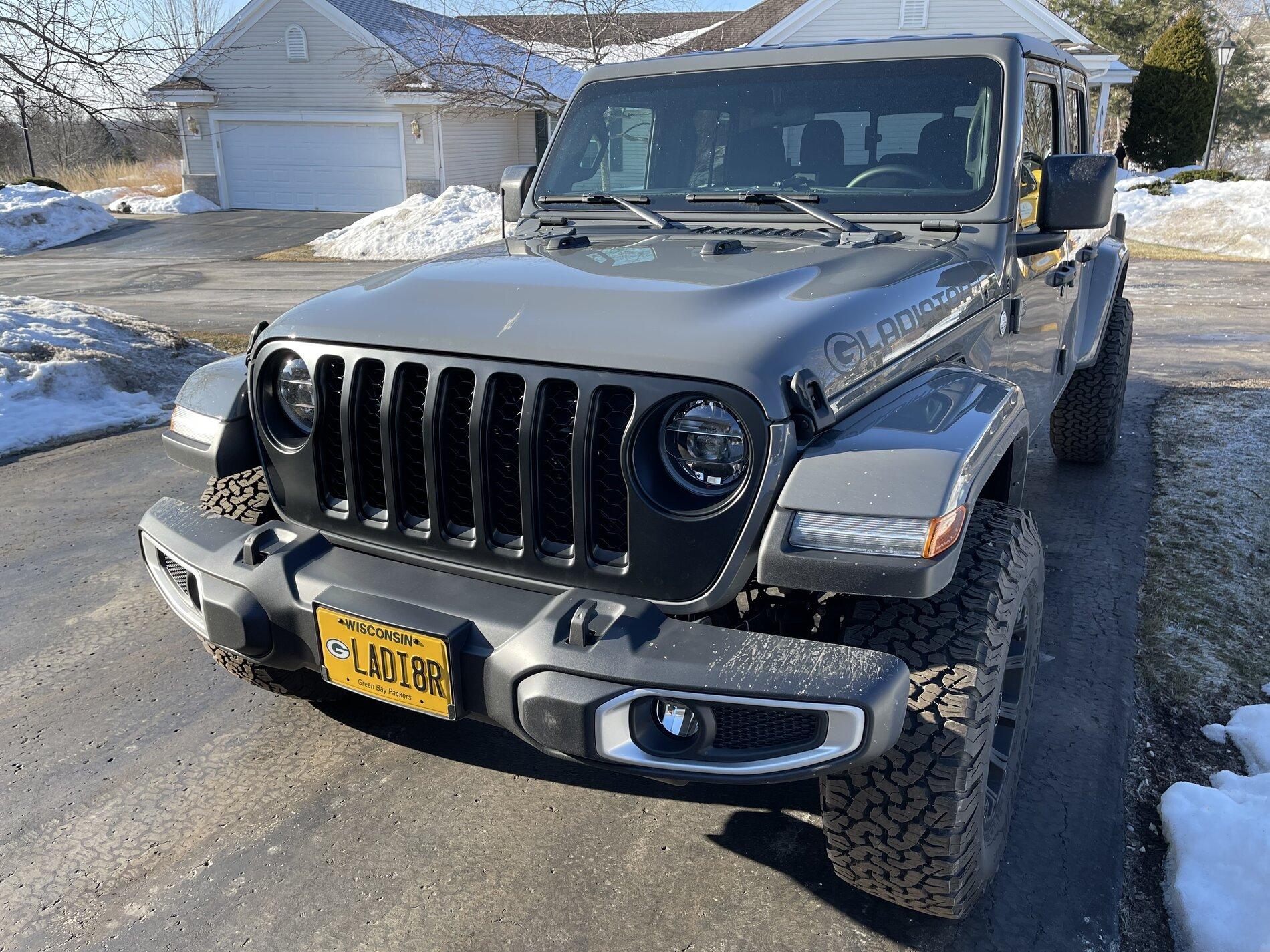 Jeep Gladiator WTB: 3-piece JT / JL Rubicon Grill Trim in Sting Gray??? IMG_4134