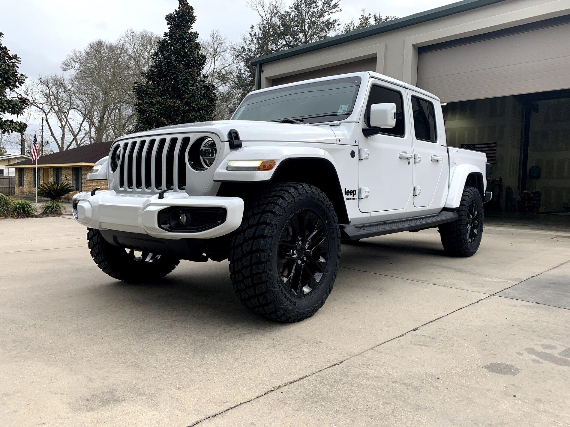 Jeep Gladiator Pictures of 33s and 35s IMG_0992