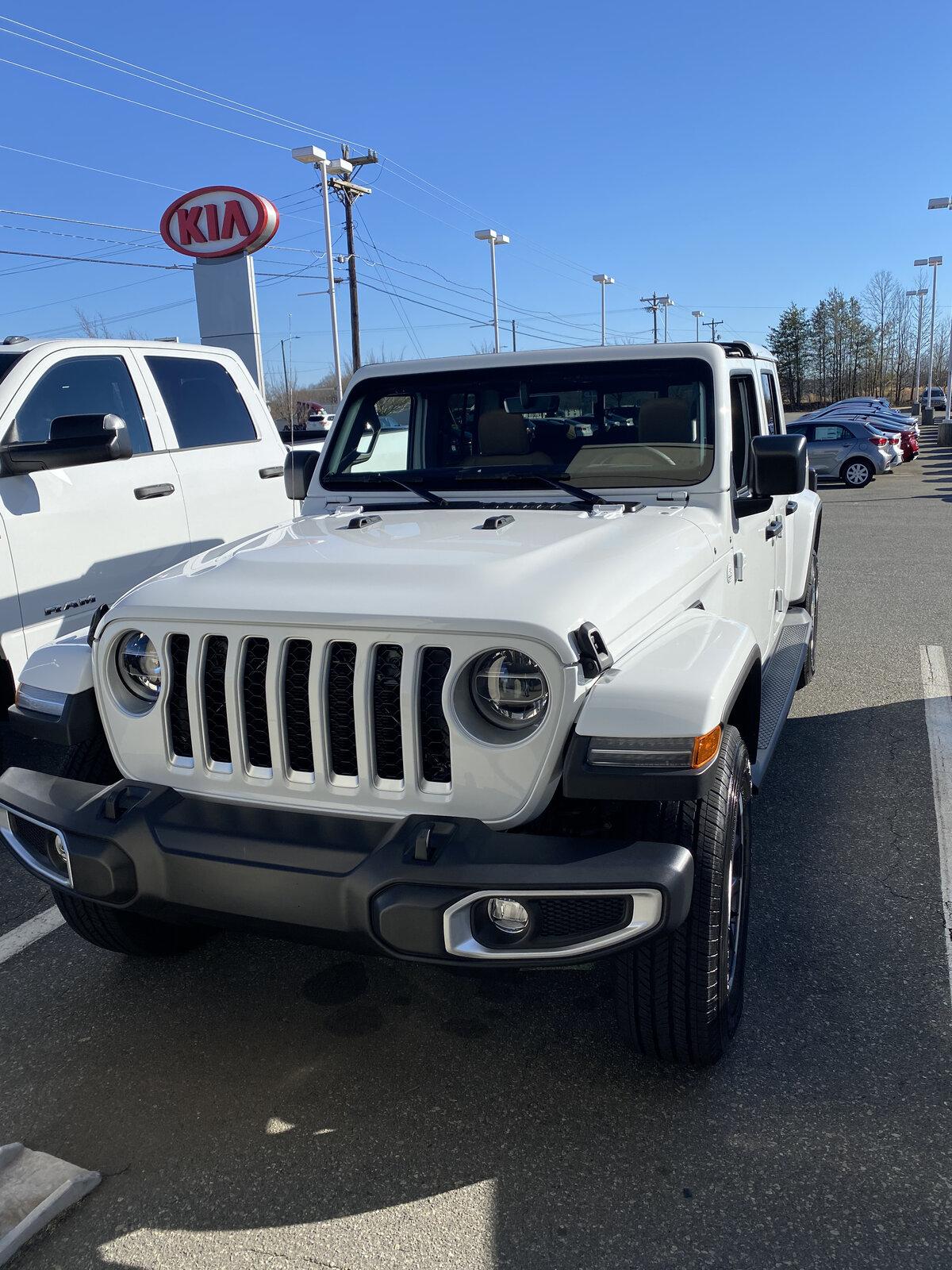 Jeep Gladiator BRIGHT WHITE Gladiator JT Club 51C94695-A3AB-4234-BAAF-B8DEB44EB36D