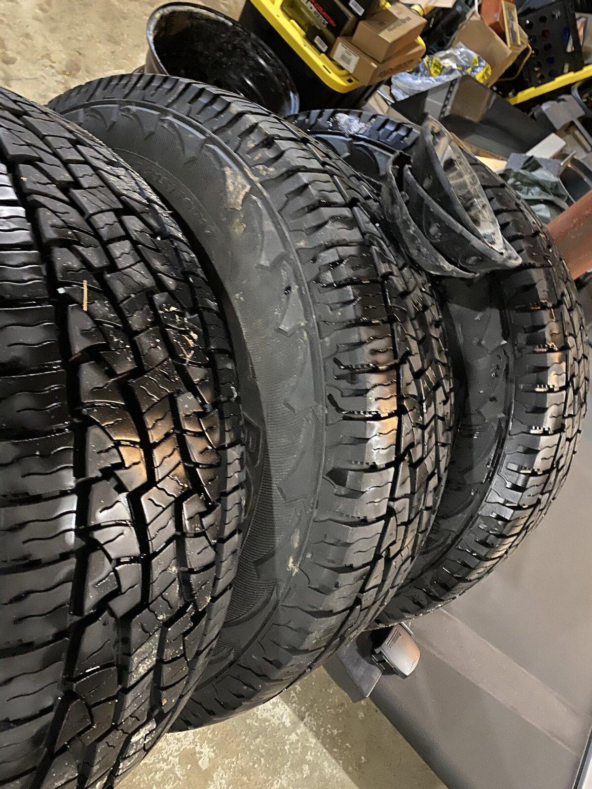 Jeep Gladiator Nexen Roadian AT 315/70/17 + Granite Alloy Wheels B2F12A98-4930-468F-8F1C-ED24960B72F2