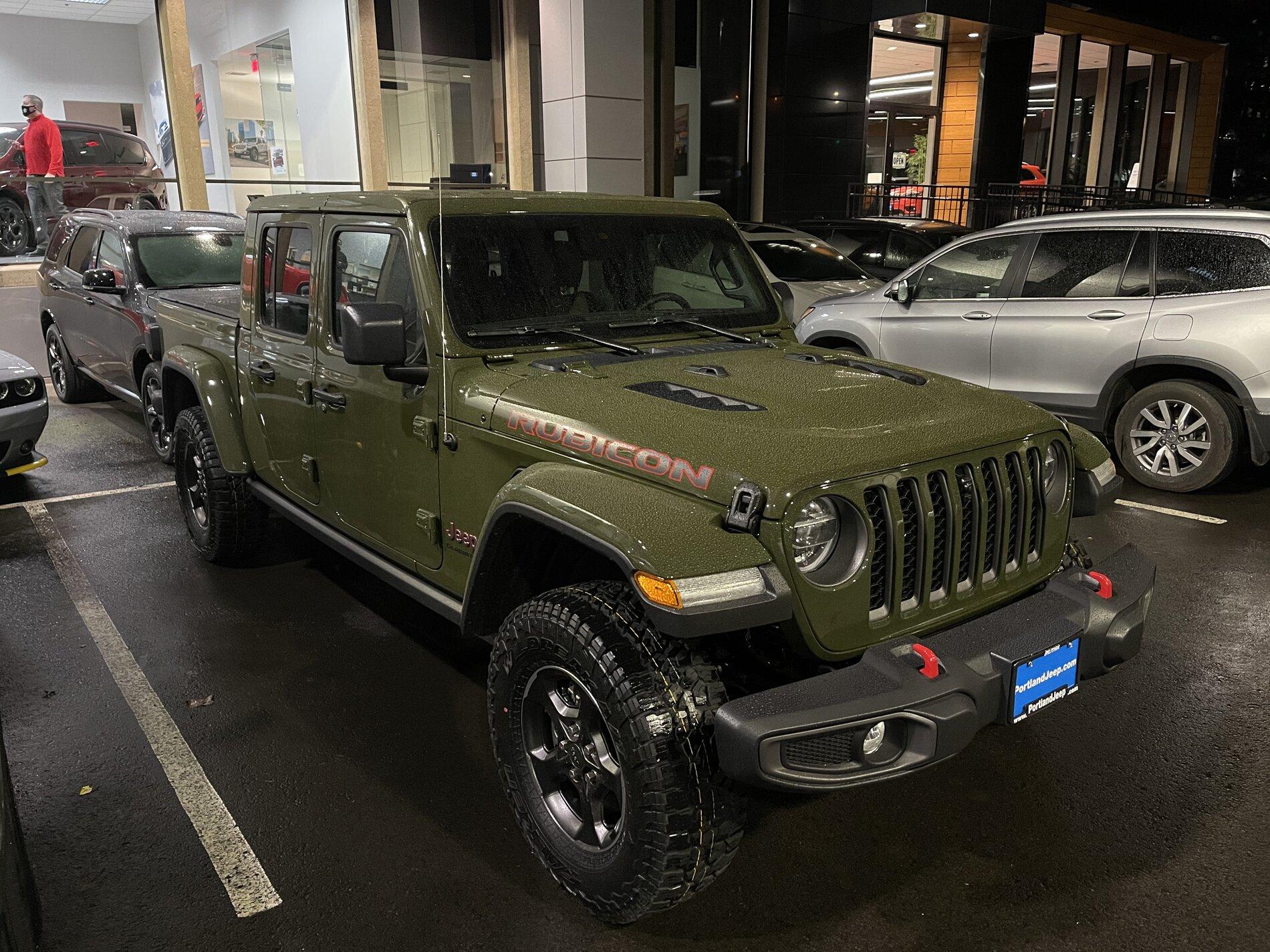 Jeep Gladiator SARGE GREEN Gladiator club 2C4569C5-24B3-4433-BBBC-28B6CA62825F
