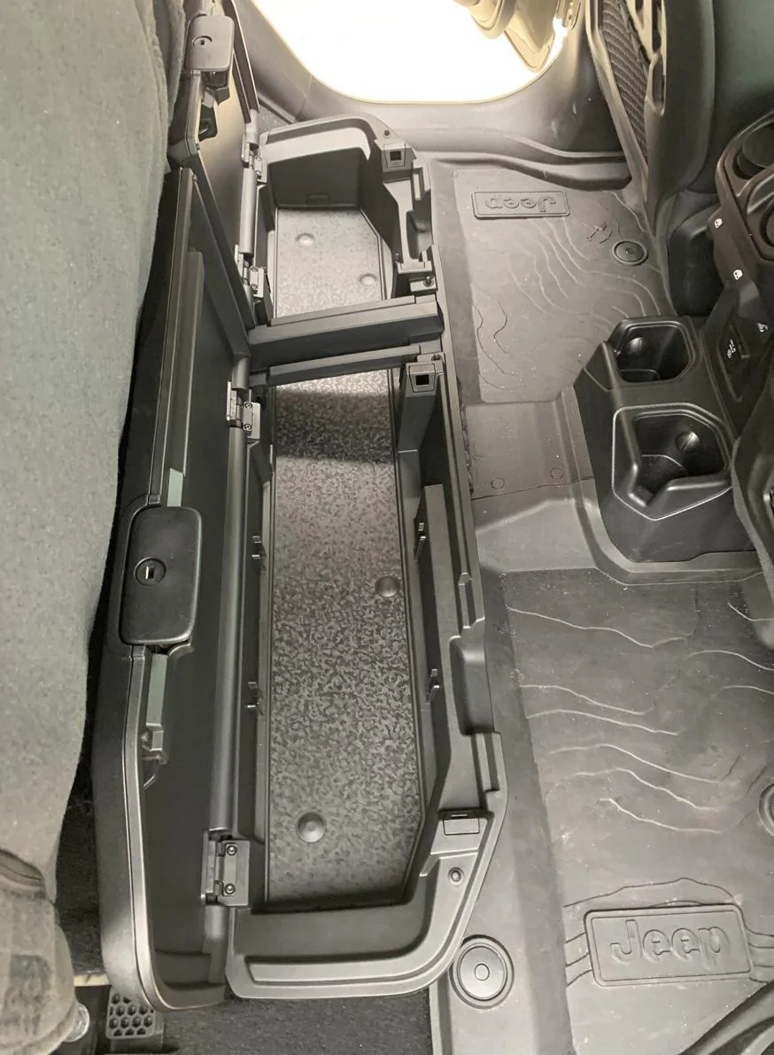 Jeep Gladiator Under seat lockable storage new in unopened box 6D5ED7CF-5080-4A77-85C8-238E9EC97ABE