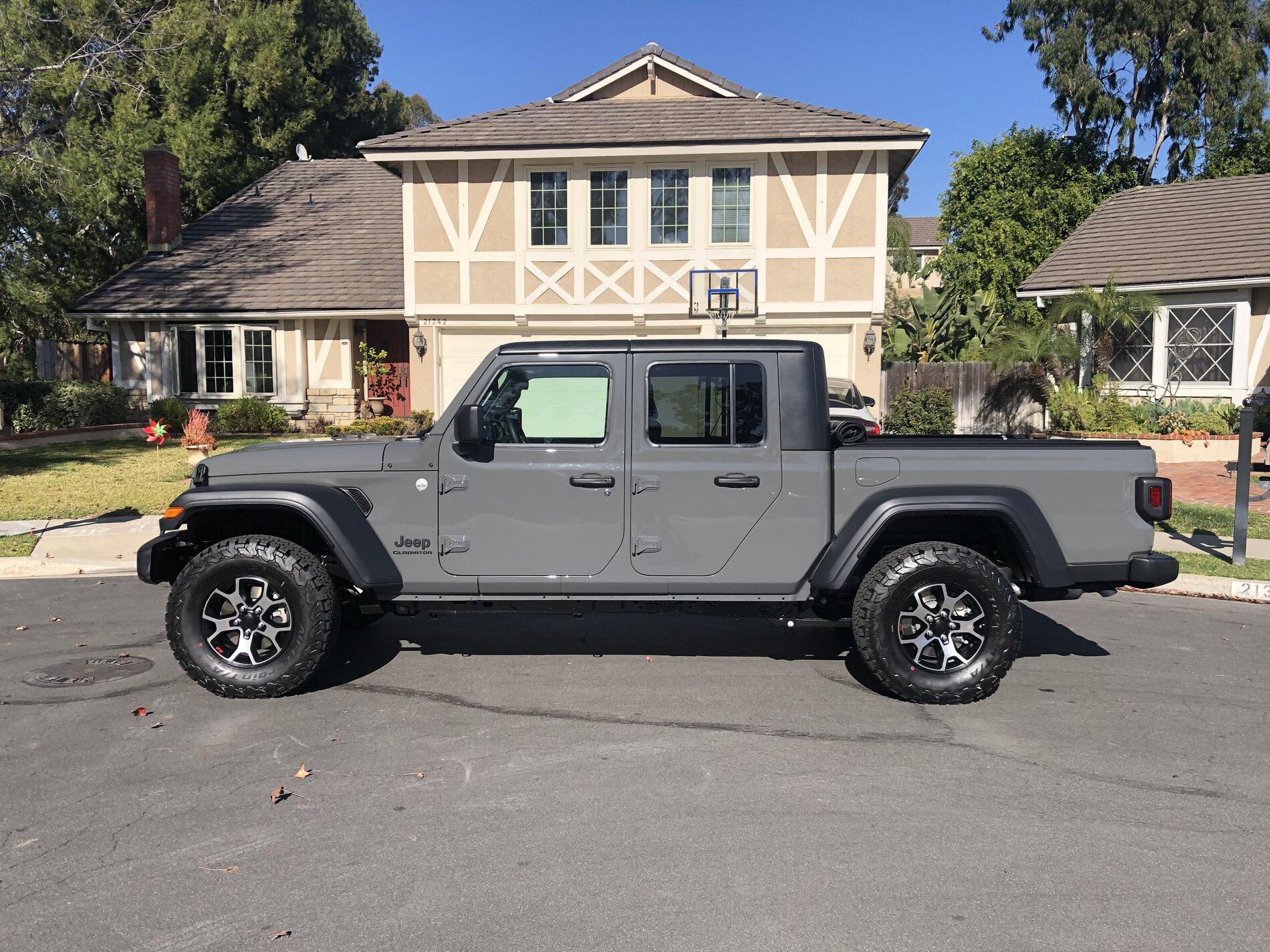 Jeep Gladiator Fantastic Buying Experience (California) D91F5BDB-E11F-49C2-9252-DC885AD4352A