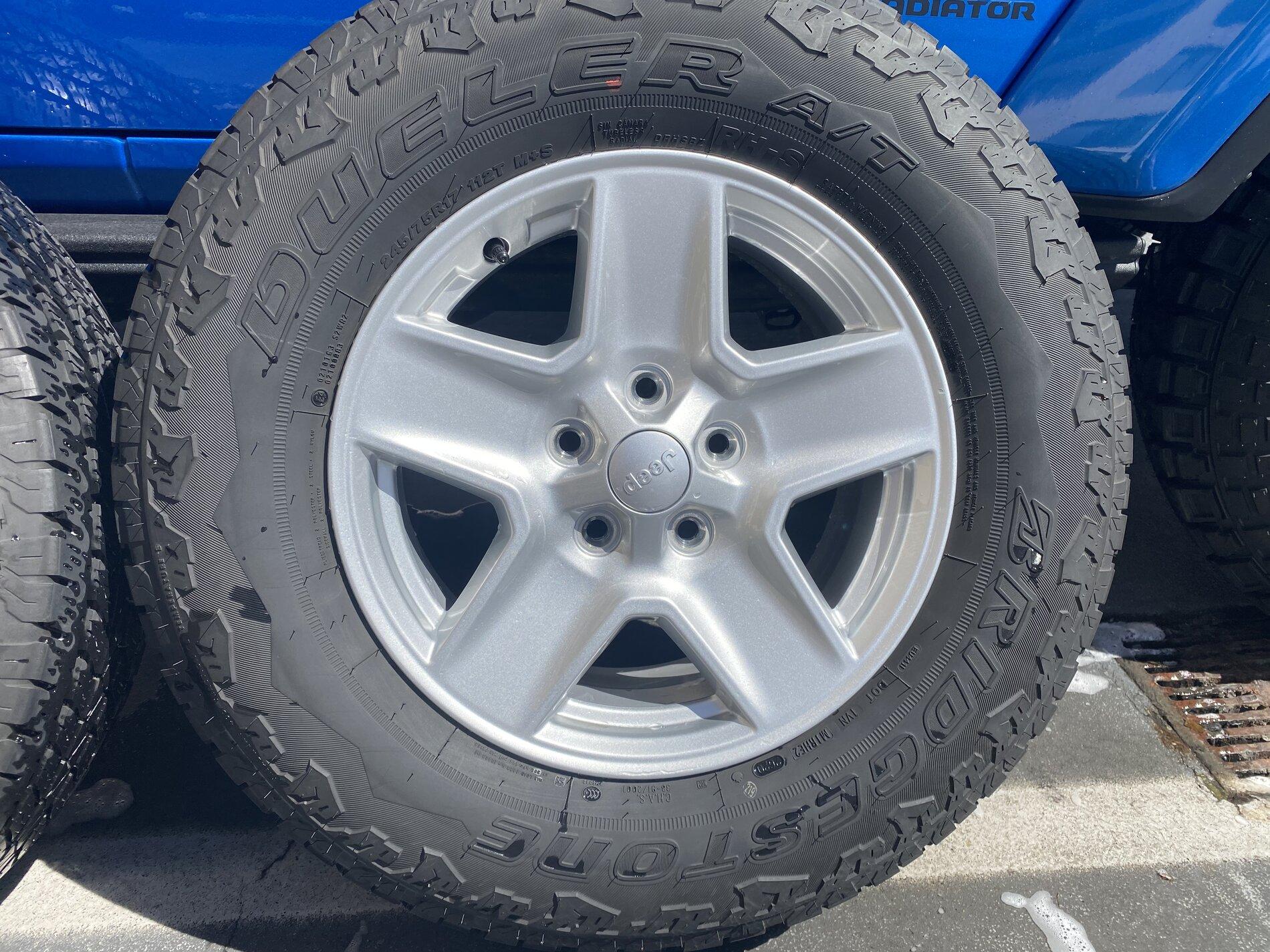 Jeep Gladiator Bridgestone Dueler A/T $300 D8C4EBF2-0A18-425C-9962-25C655086B03