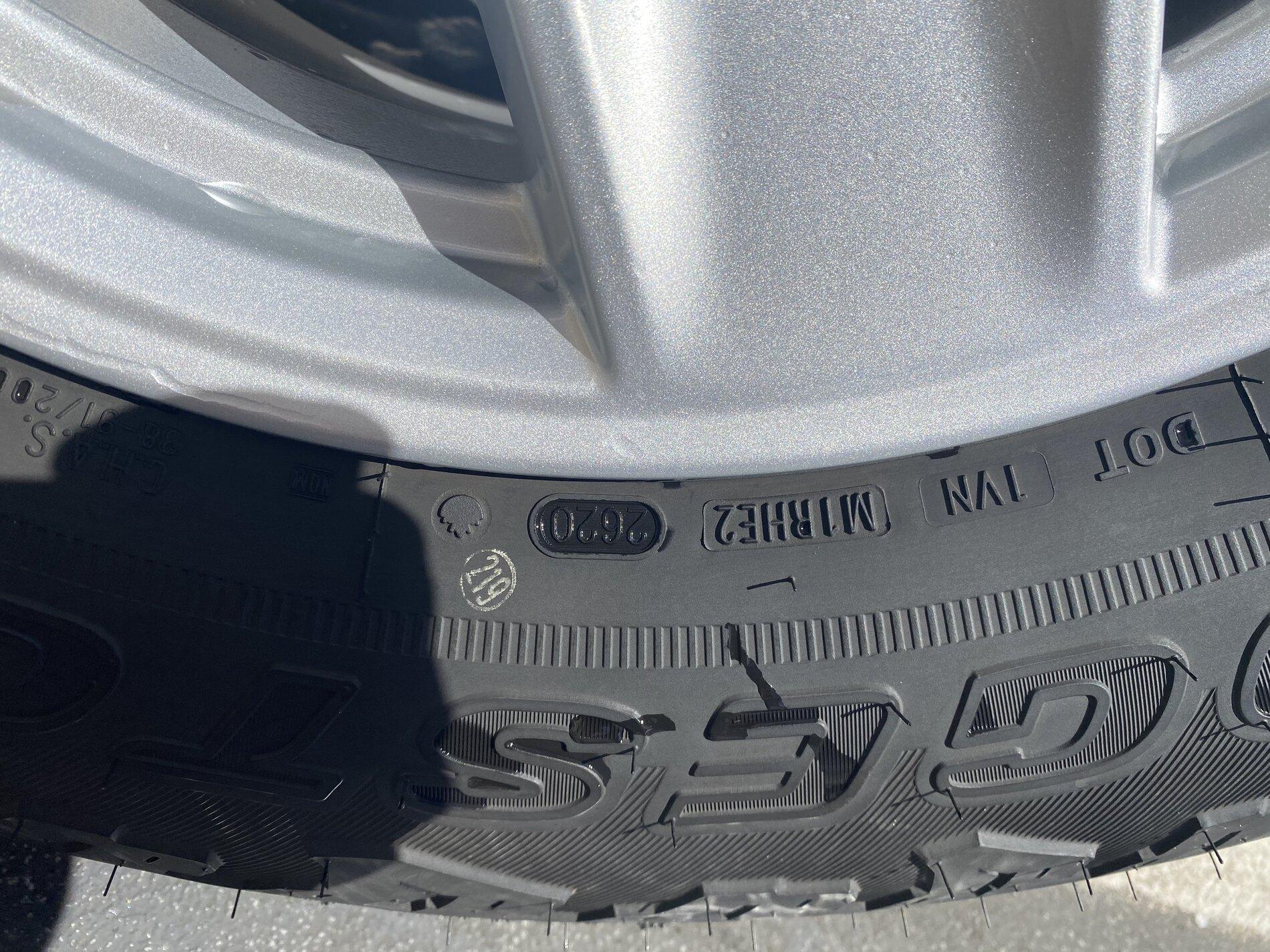 Jeep Gladiator Bridgestone Dueler A/T $300 94399551-C0FE-4697-9470-0F516D0CEA63