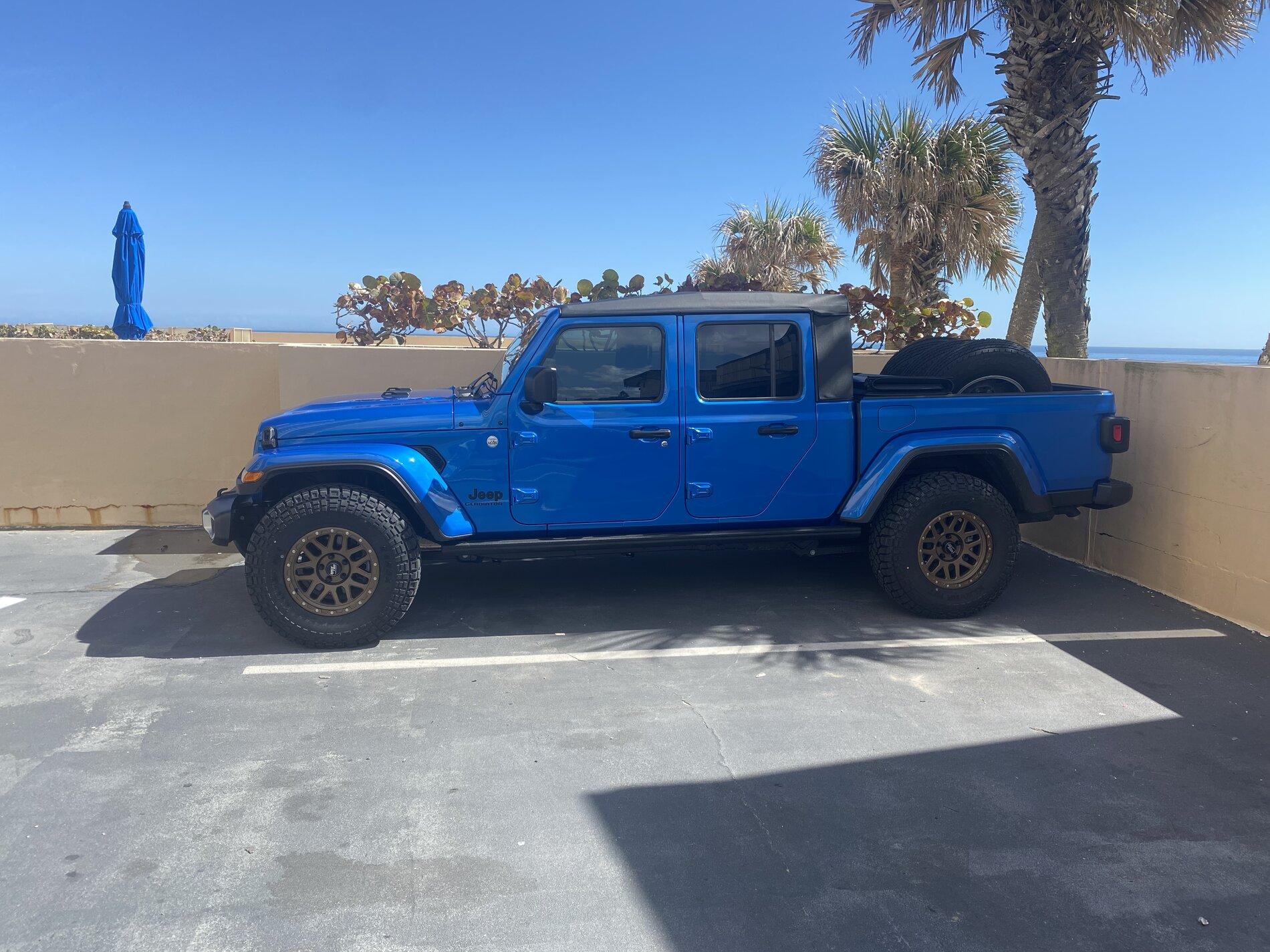 Jeep Gladiator Kenda Klever R/T KR601 35x10.50R17 A5E1EEBC-68A3-4ABA-A1B4-9B004F0DA19B