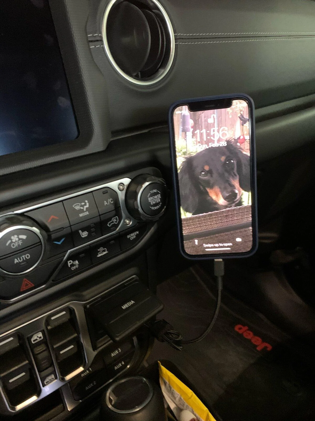 Jeep Gladiator Another Phone Mounting idea C00CEAA4-AFDE-4948-A4FF-745C9842B52A