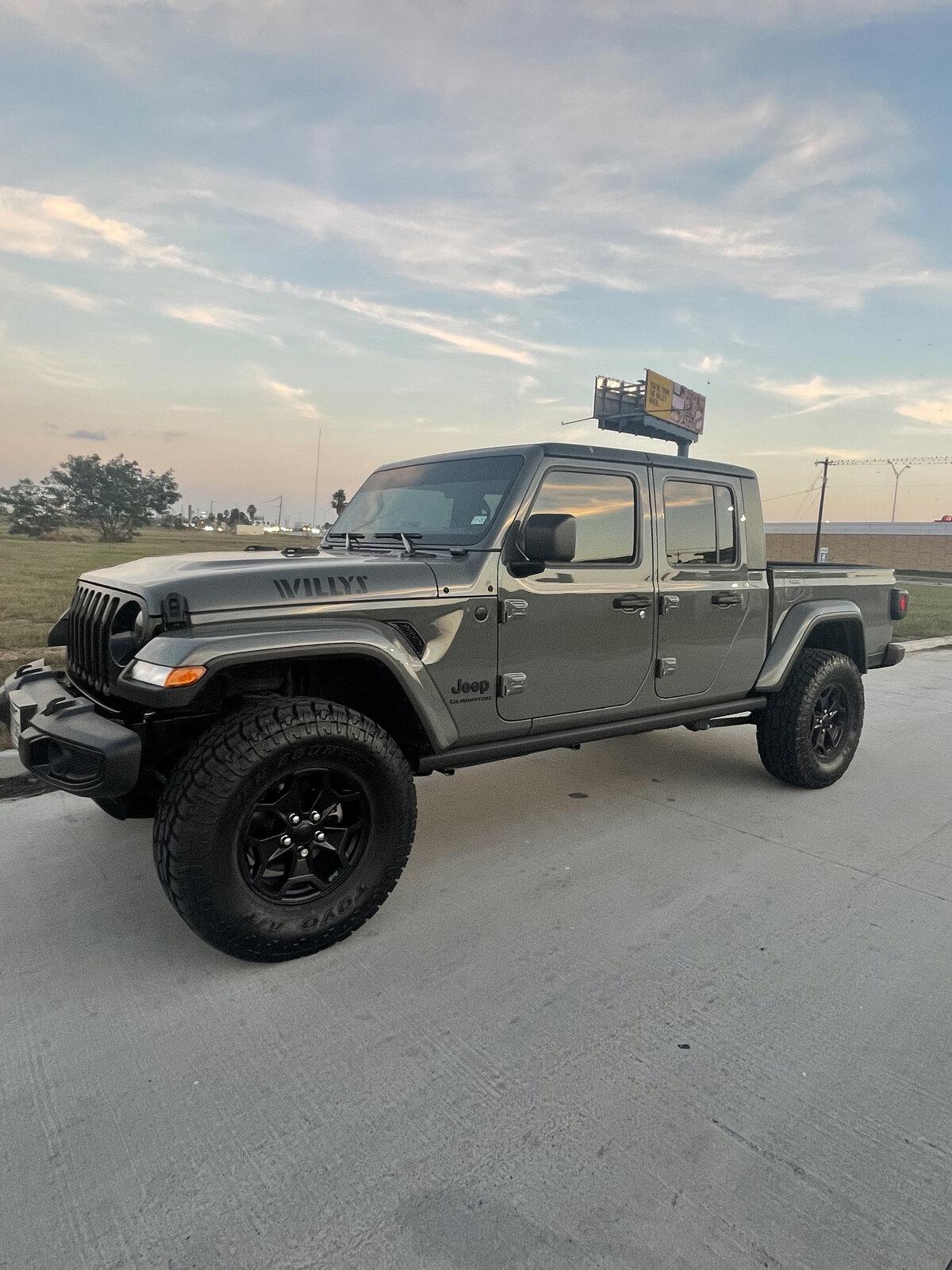 Jeep Gladiator WILLYS Edition Gladiator JT Club CCC00E64-7F21-4BE2-B626-0D2E905BEC58