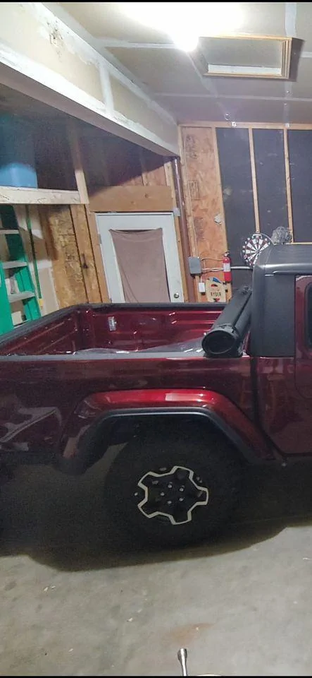 Jeep Gladiator Mopar roll up tonneau $500 131454383_10225101878997472_1264921036379704736_o