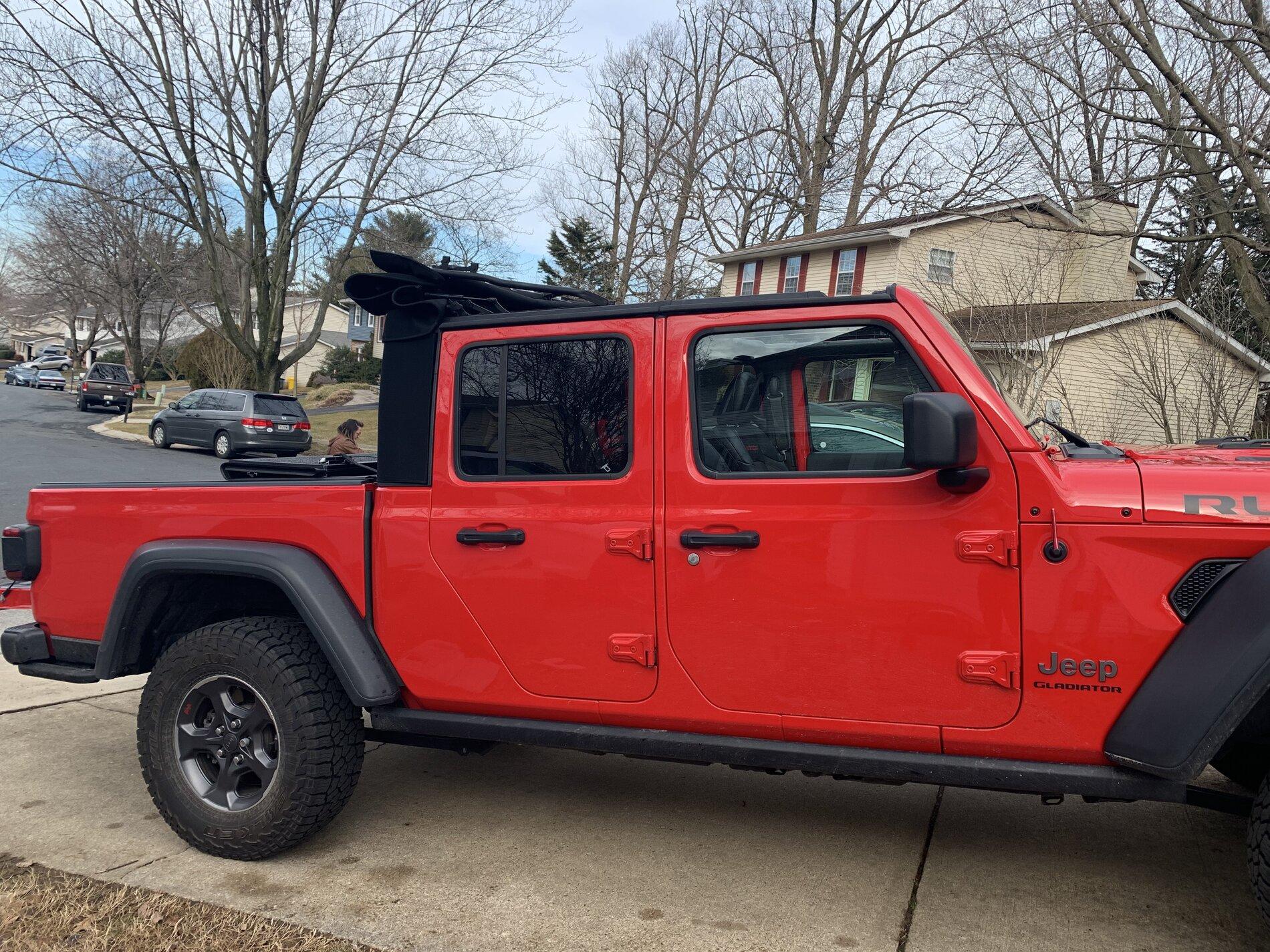 Jeep Gladiator FIRECRACKER RED Gladiator JT Club 4707F29E-37BE-4641-BCFA-049C772A695C