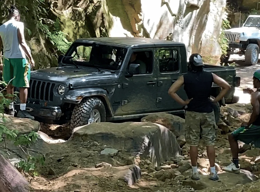 Jeep Gladiator 35k Miles Photos 88B53EA9-509A-46A6-9DFD-0438B24F3BB1