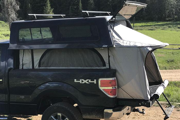 Jeep Gladiator SLEEPING in a JT TopperEZLift_Weekender_Camper_Package