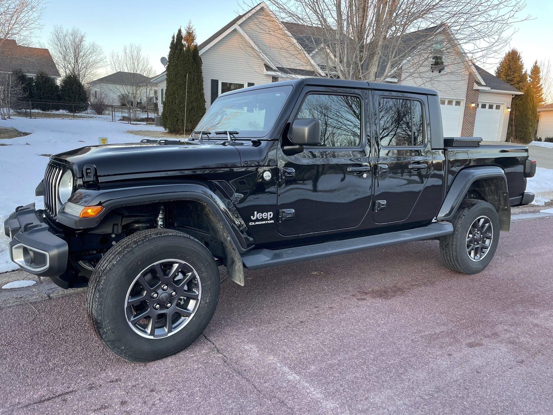 Jeep Gladiator BLACK Gladiator JT Club IMG_0195