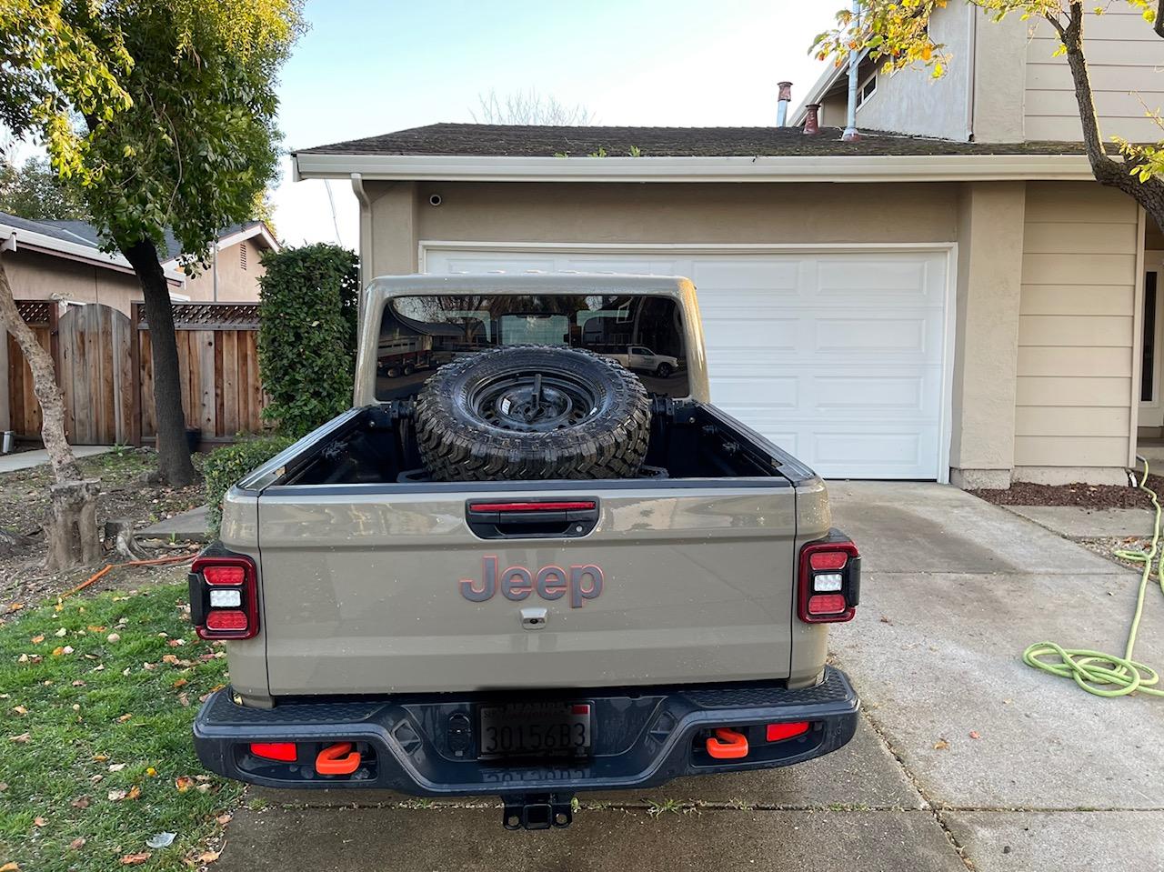 Jeep Gladiator Bed mounted spare options IMG_1168