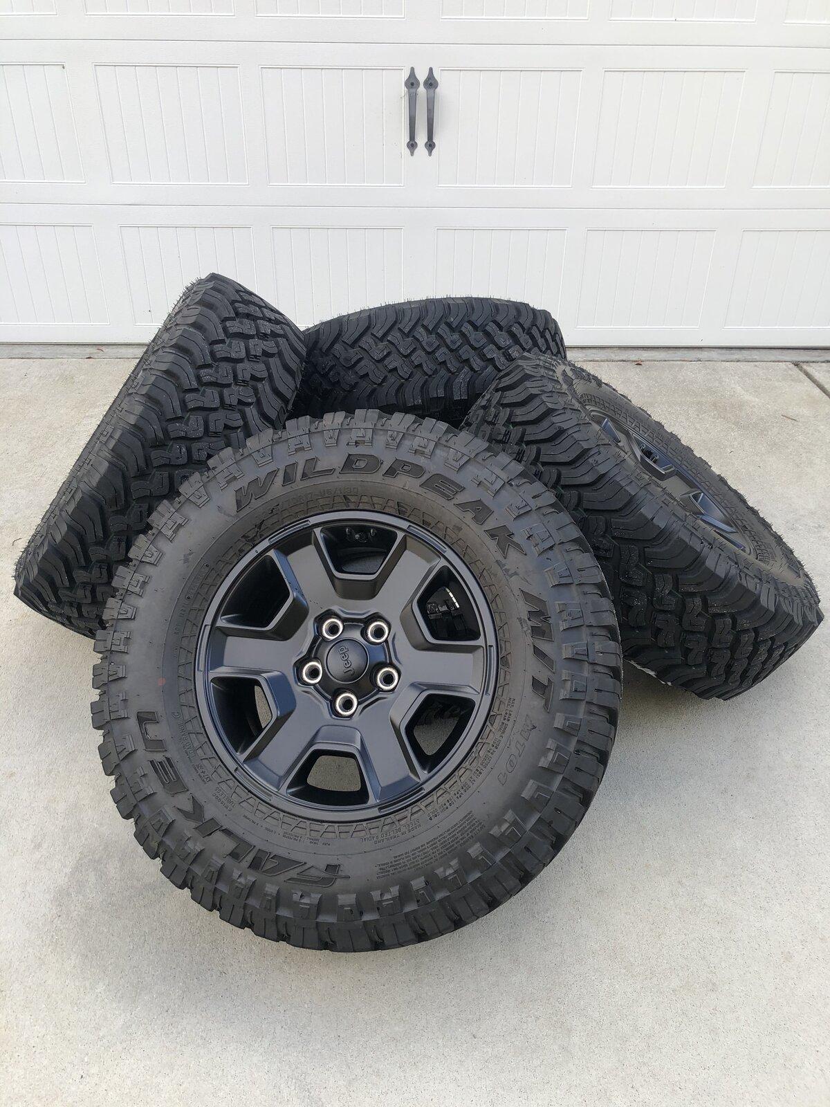 Jeep Gladiator Jeep Gladiator Mojave Takeoffs Rims/Tires (Savannah, GA) 913B6201-DE73-41B6-A4DE-813C2314F68F