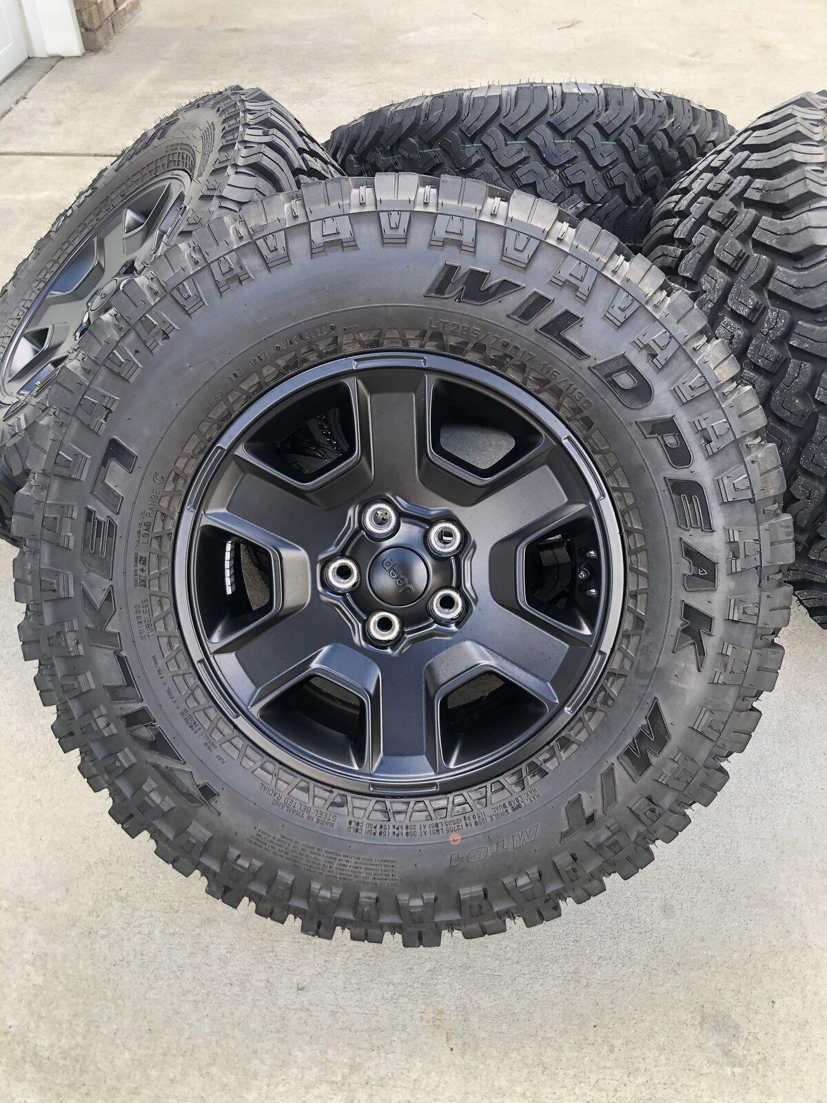 Jeep Gladiator Jeep Gladiator Mojave Takeoffs Rims/Tires (Savannah, GA) 6C9464AC-4D58-43B7-A0CA-1A1CC686C352