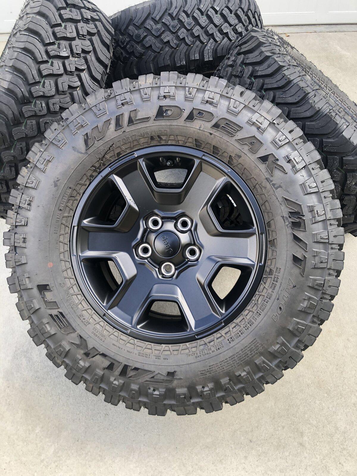 Jeep Gladiator Jeep Gladiator Mojave Takeoffs Rims/Tires (Savannah, GA) 796C2044-D1BA-44F1-8079-1E6E096249C6