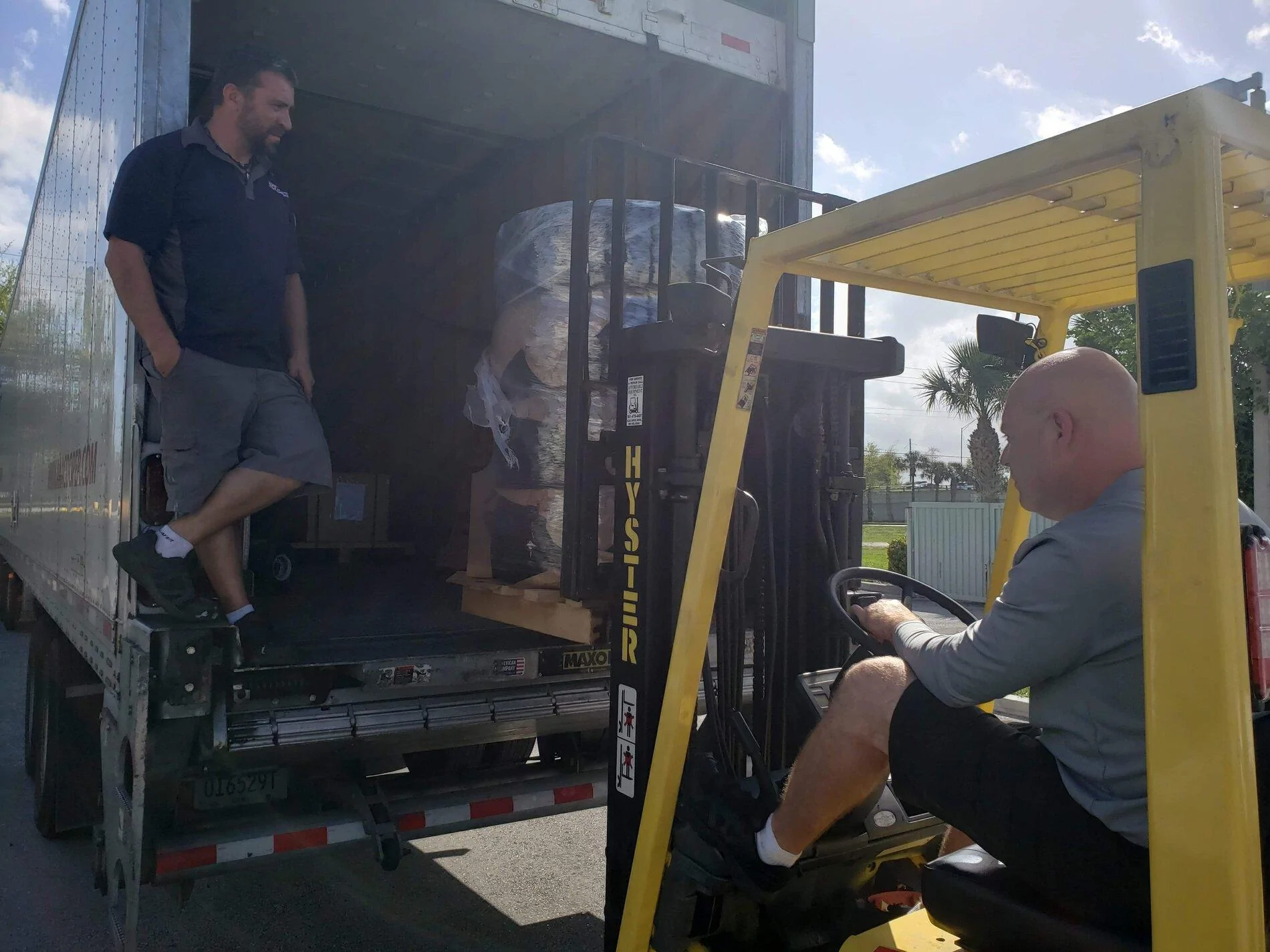 Jeep Gladiator Shipping bigger items received_1170179056750761
