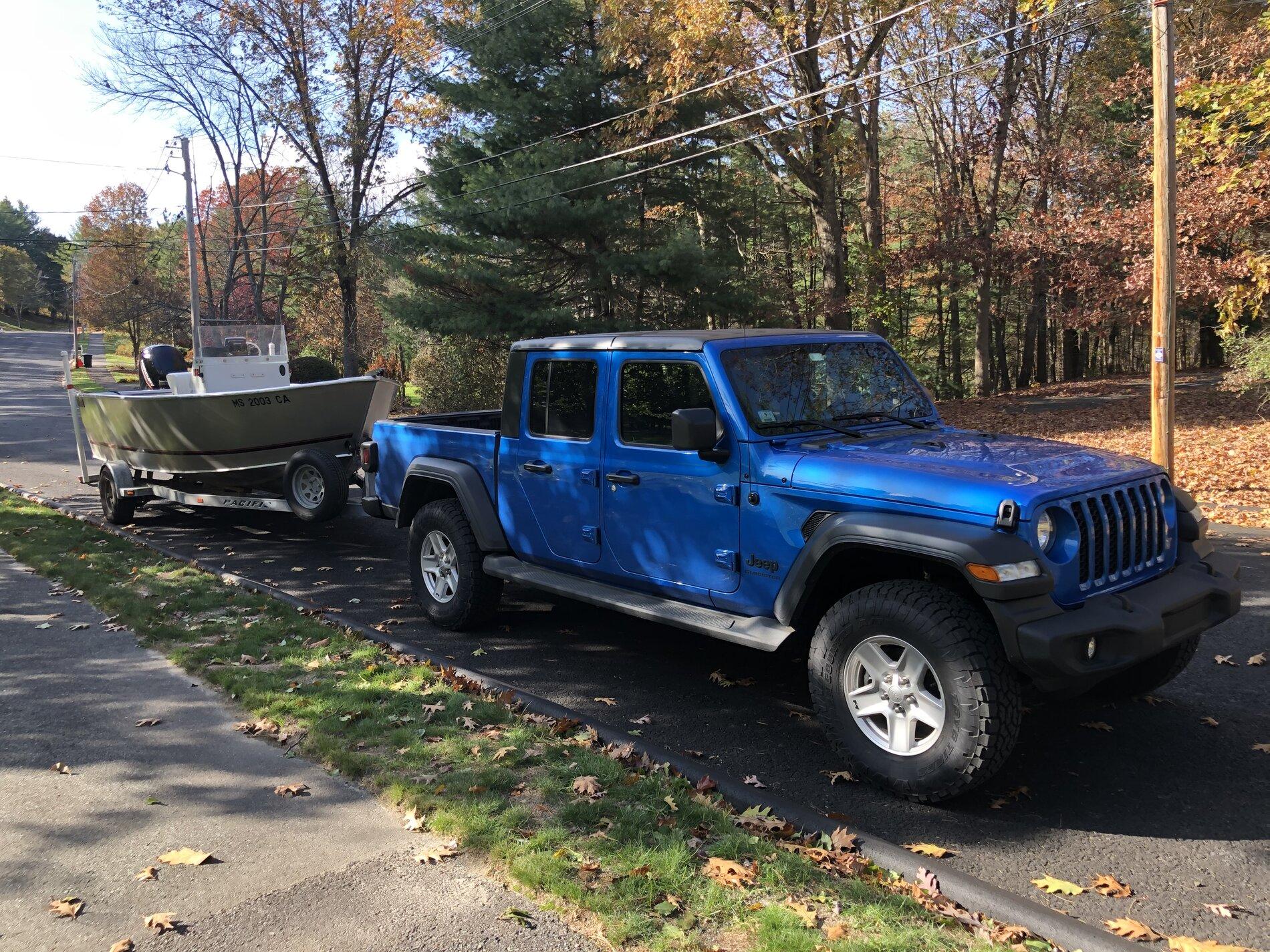 Jeep Gladiator show me your max tow. C4CA72D0-1821-48AE-AE93-98DF26D5A3DE