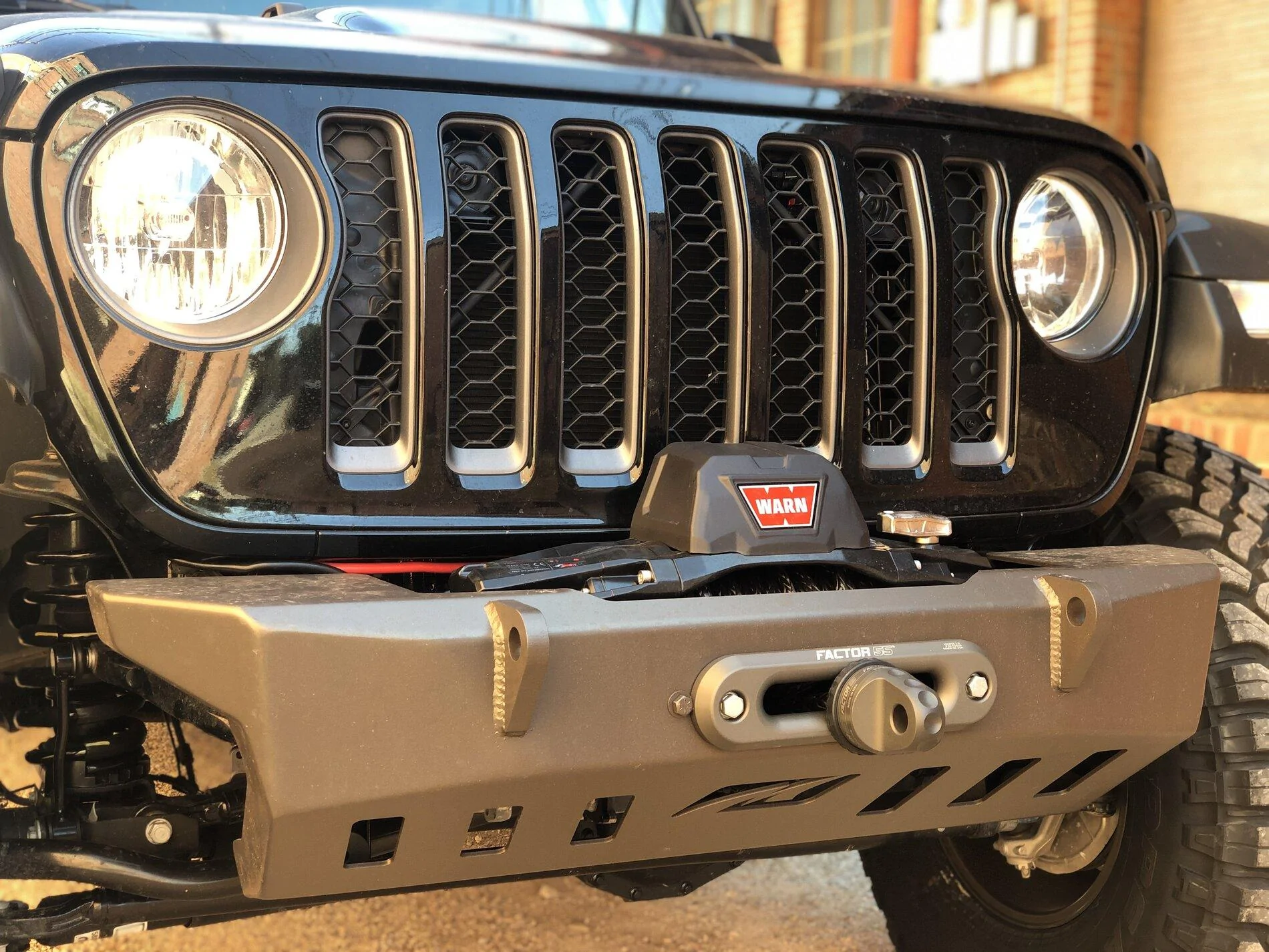 Jeep Gladiator (Like new) Warn Evo10-S + Factor55 goodies IMG_2780 2