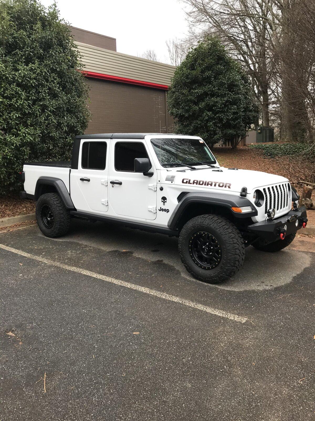 Jeep Gladiator BRIGHT WHITE Gladiator JT Club 46AD5E0D-312C-425F-9EF4-4C09D585F6F7
