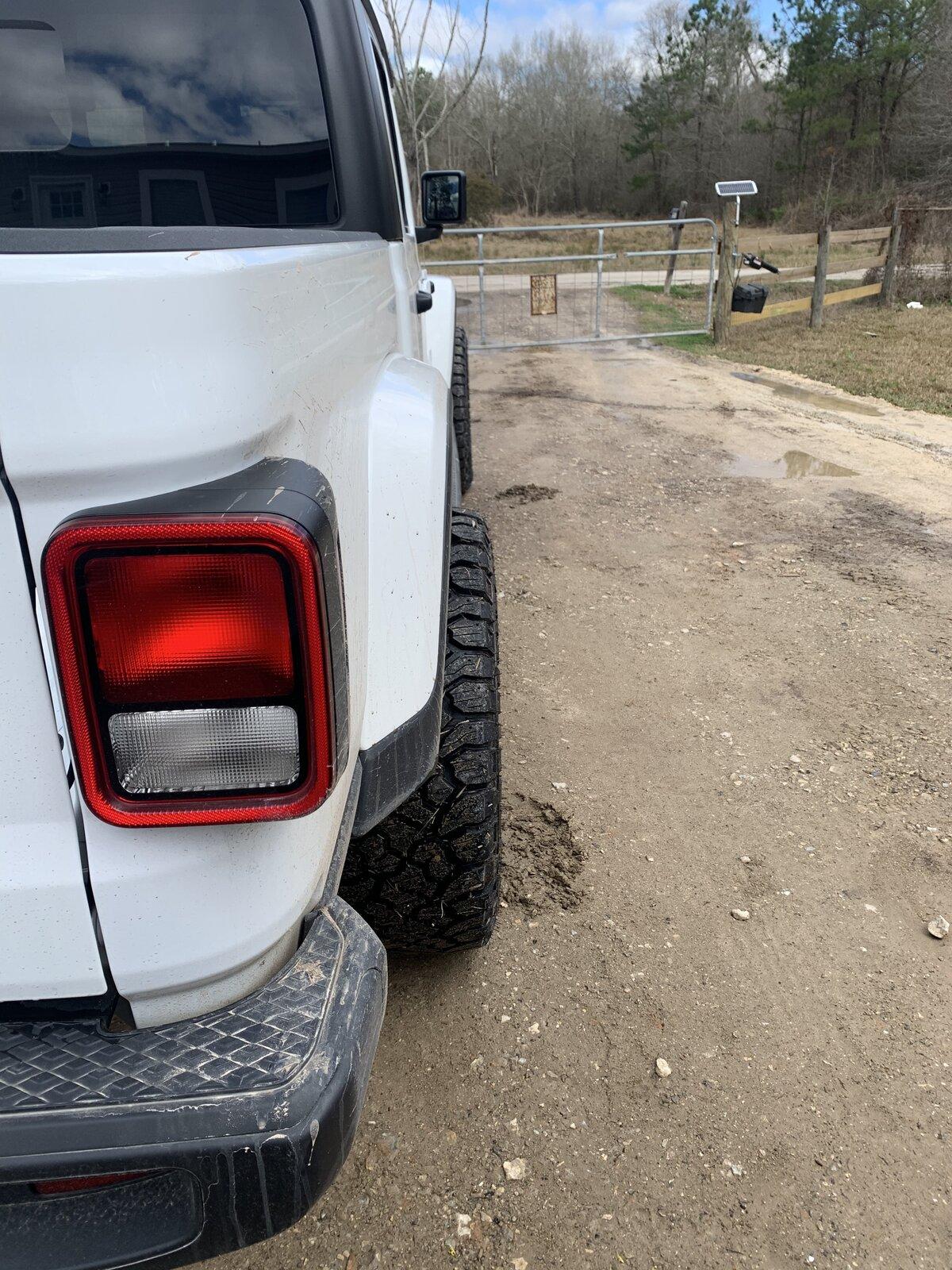 Jeep Gladiator MPG and range 7FA2DC53-C585-4F0A-AEE6-FC595004B87F