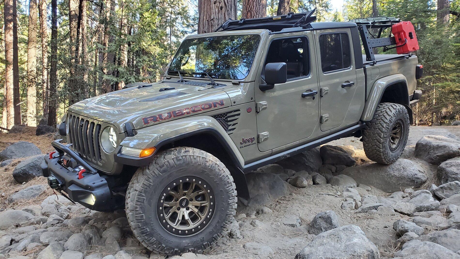 Jeep Gladiator Sunrider versus Soft Top 20201017_095834