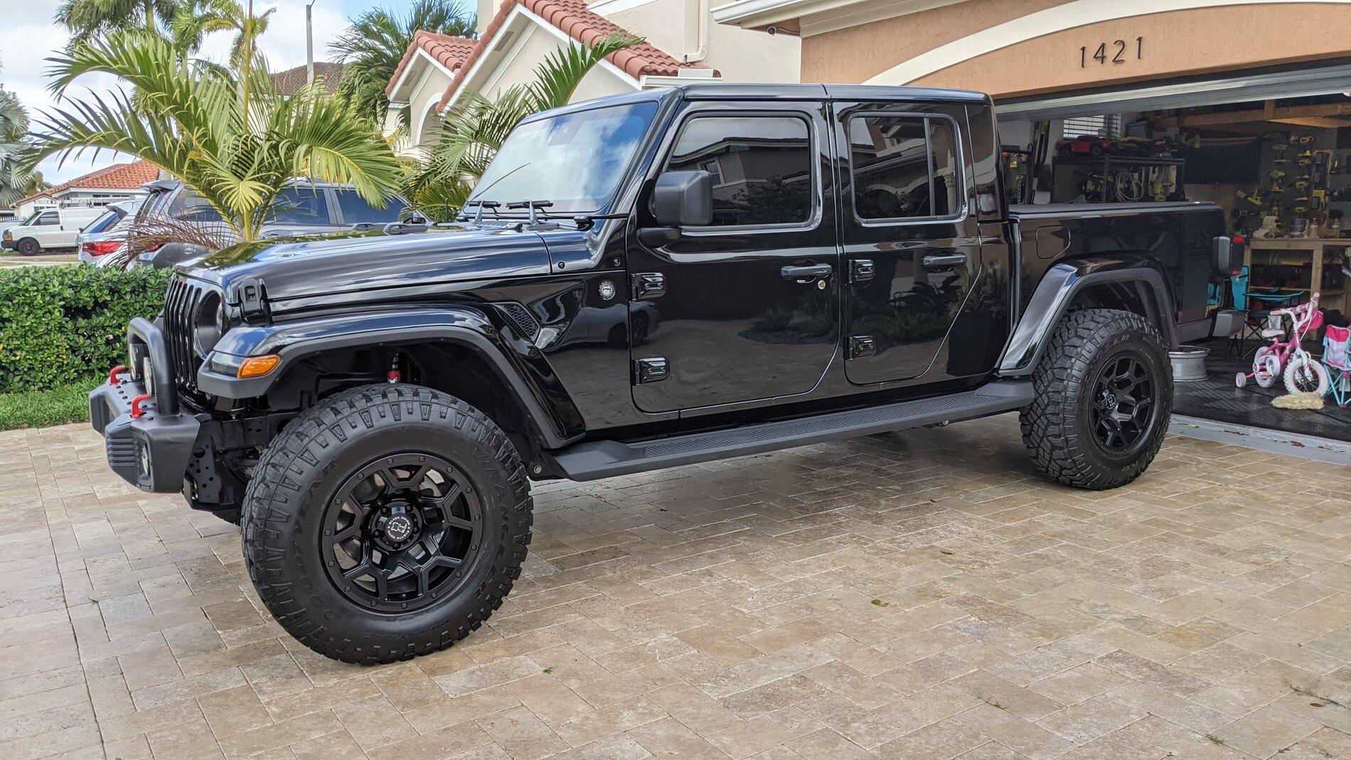 Jeep Gladiator Poll: Do full 1.5” or just 1” for teraflex leveling kit? PXL_20210228_182537318