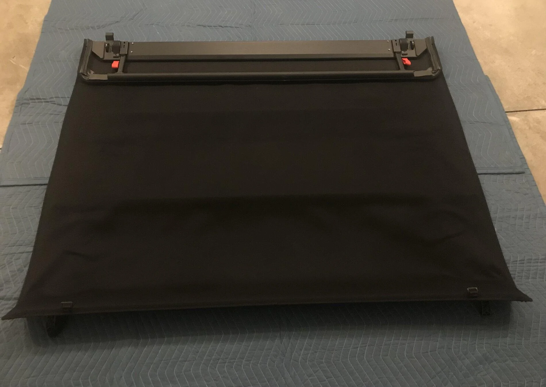 Jeep Gladiator Factory roll up tonneau cover 2B33973E-6DA2-4C06-A425-5B100A649165