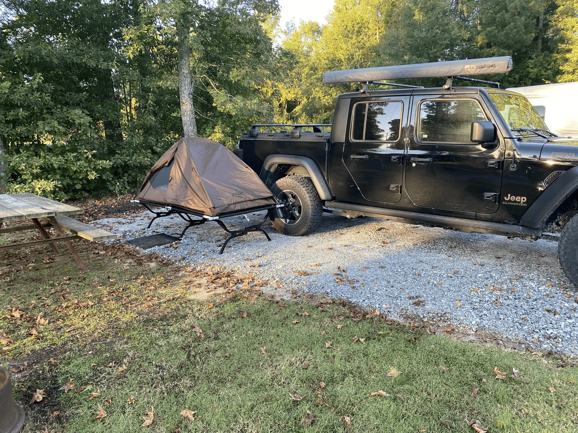Jeep Gladiator SLEEPING in a JT tempImageW5TFjf