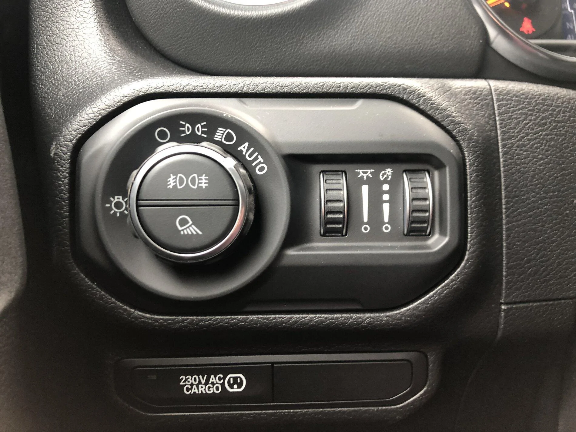 Jeep Gladiator Euro Launch Edition Gladiator FABF0656-05C8-4347-A6B1-340ABCC1C09C
