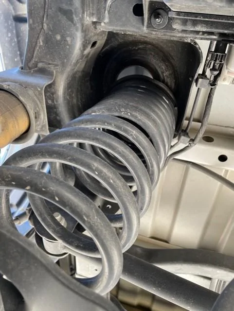 Jeep Gladiator Rear Spring popping out of its perch at full droop-Clayton 3.5inch Overland Plus with 35inch tires Spring