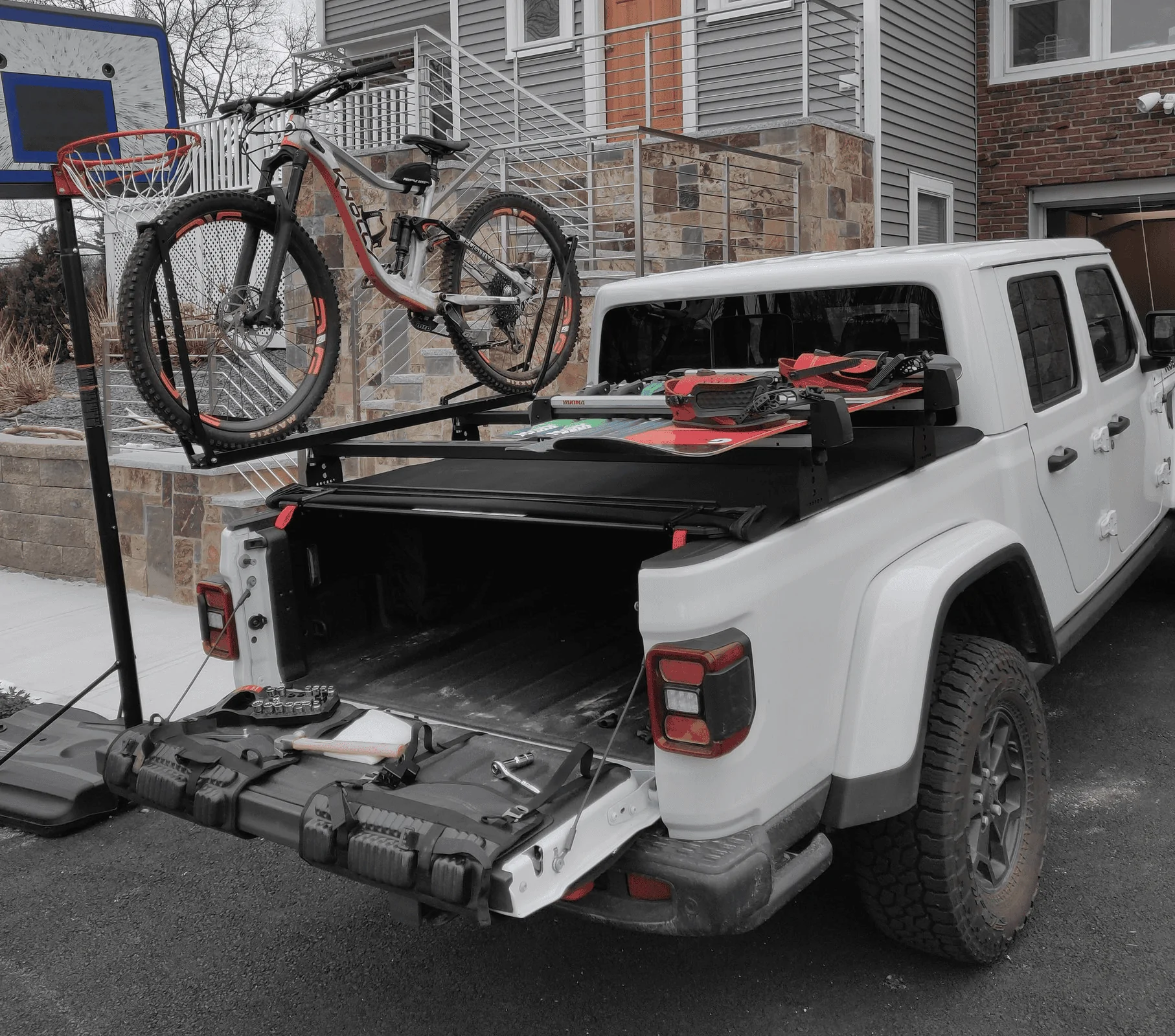 Jeep Gladiator What is the best option for hauling skis? 1614907833444