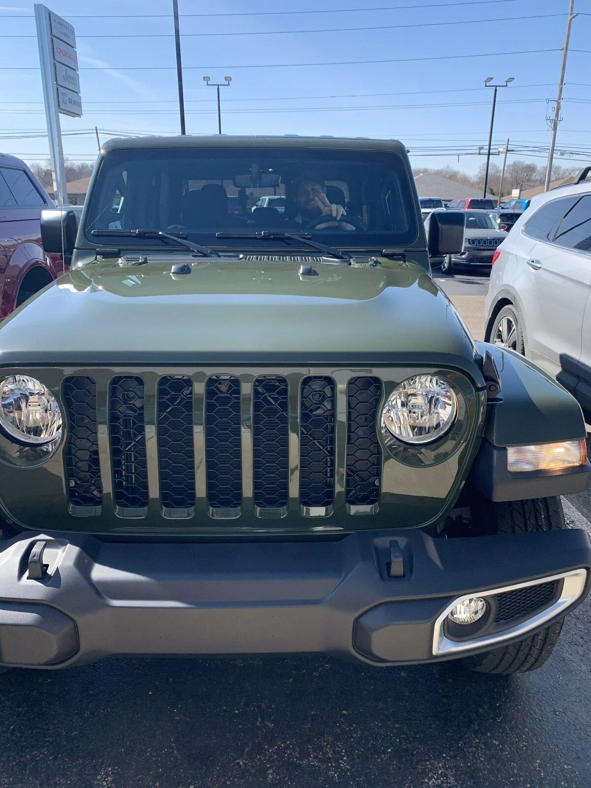 Jeep Gladiator SARGE GREEN Gladiator club 702CCA33-43F1-4EBE-A2E8-E171126AB0C1