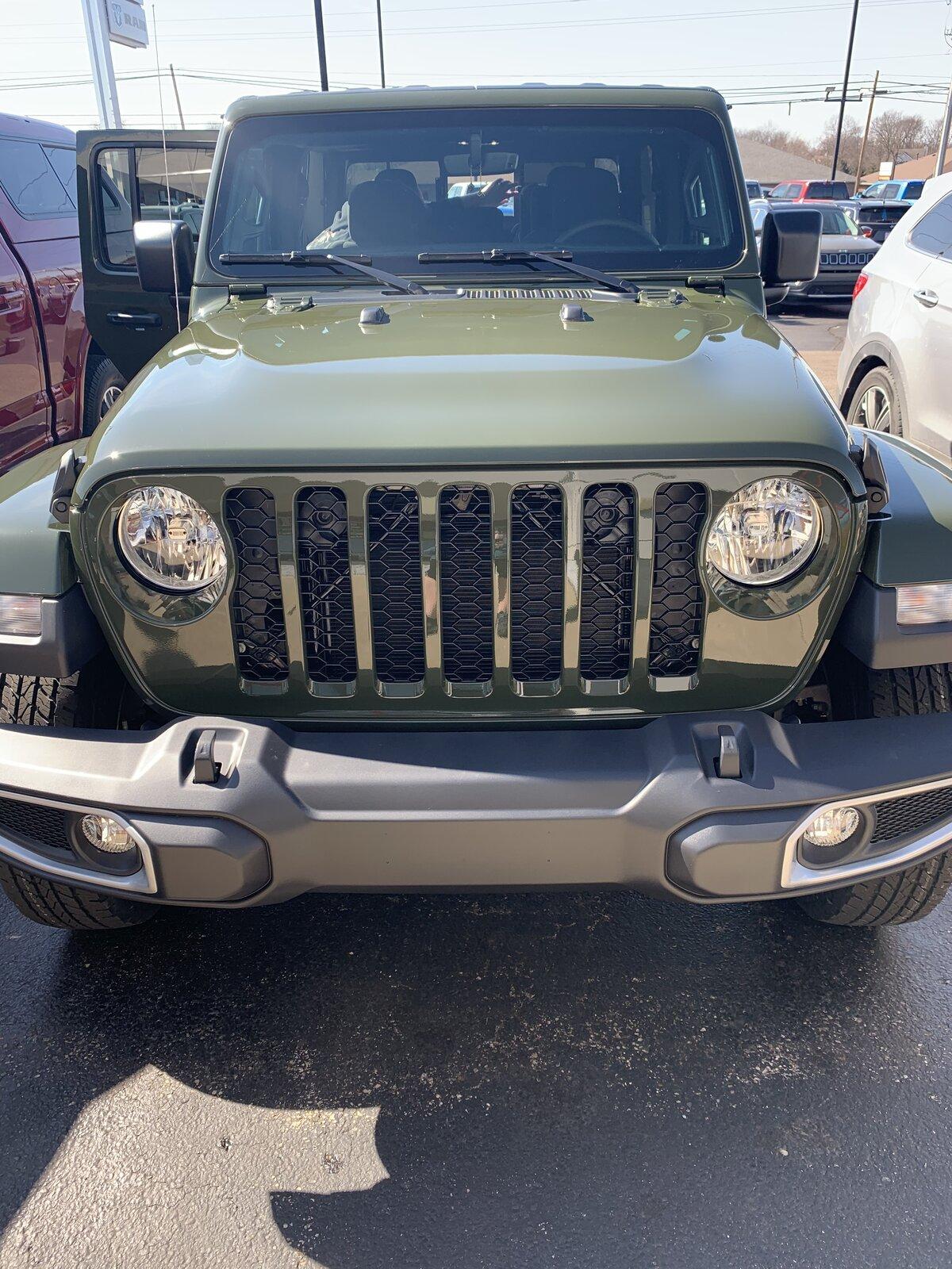 Jeep Gladiator SARGE GREEN Gladiator club 2F123F57-E82F-470F-A555-6B73E09F395C