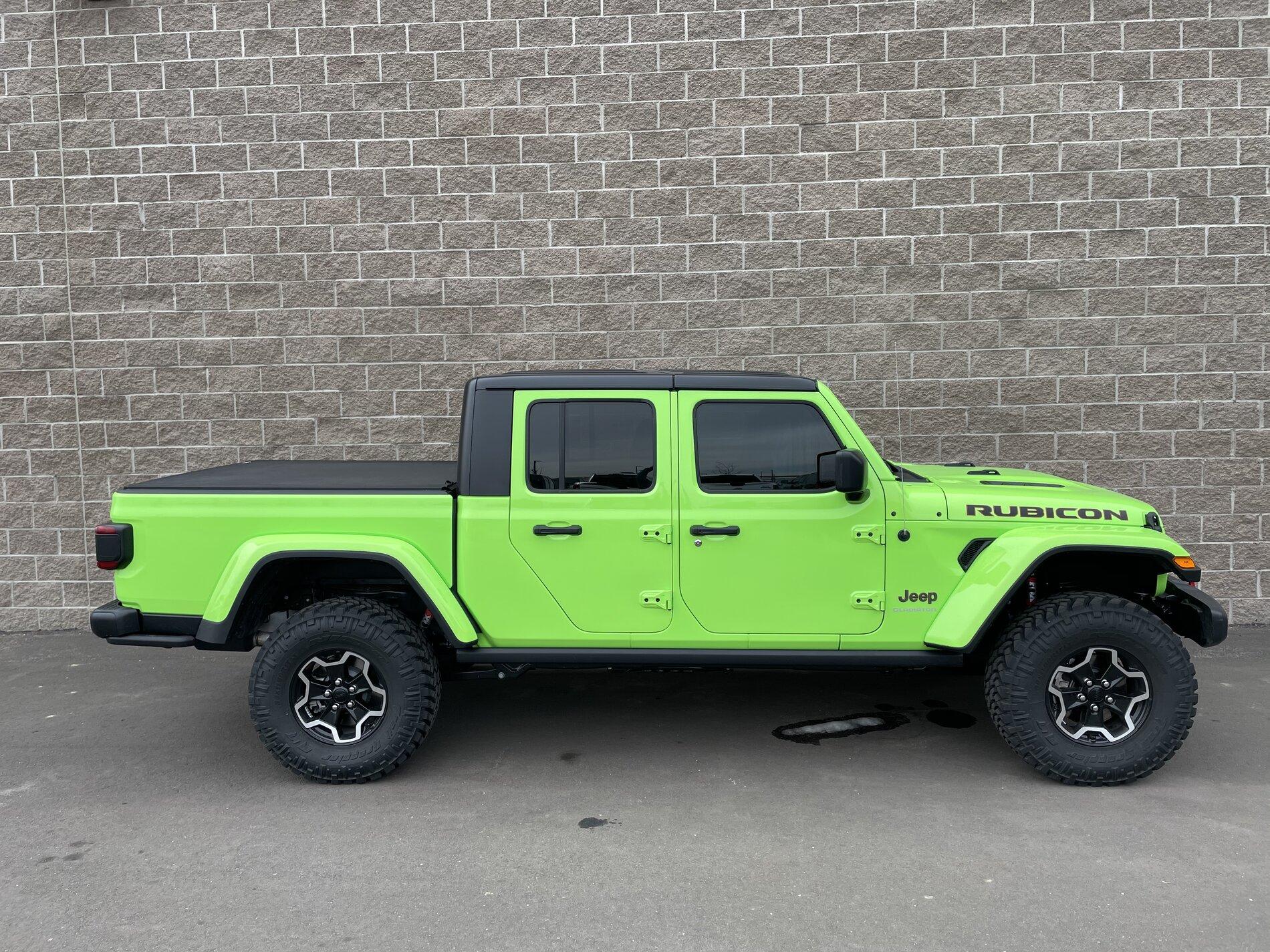 Jeep Gladiator GECKO GREEN Gladiator Club Acid Wra