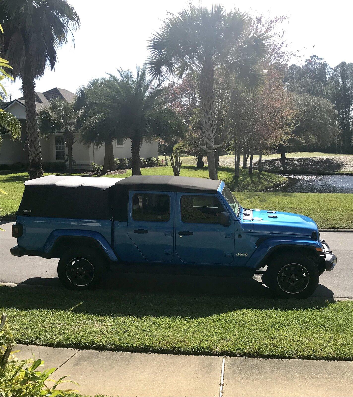 Jeep Gladiator Bestop teaser concept: folding soft cover / shell / topper for Gladiator bed E207D088-1370-41B6-AF1E-FCB527E5A891