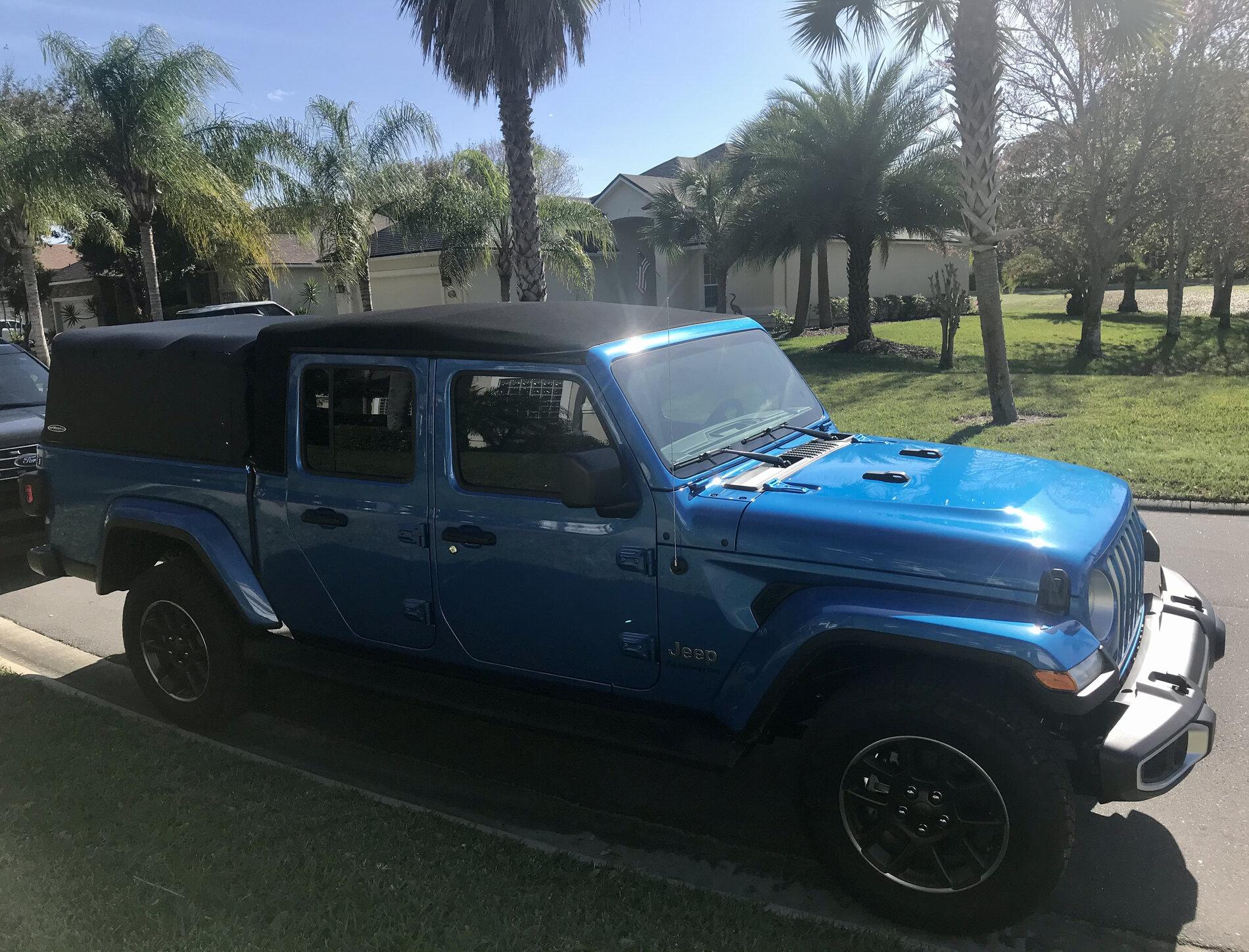 Jeep Gladiator Bestop teaser concept: folding soft cover / shell / topper for Gladiator bed 68E250B0-8555-4D19-8EAE-8AED4BD7DAF3