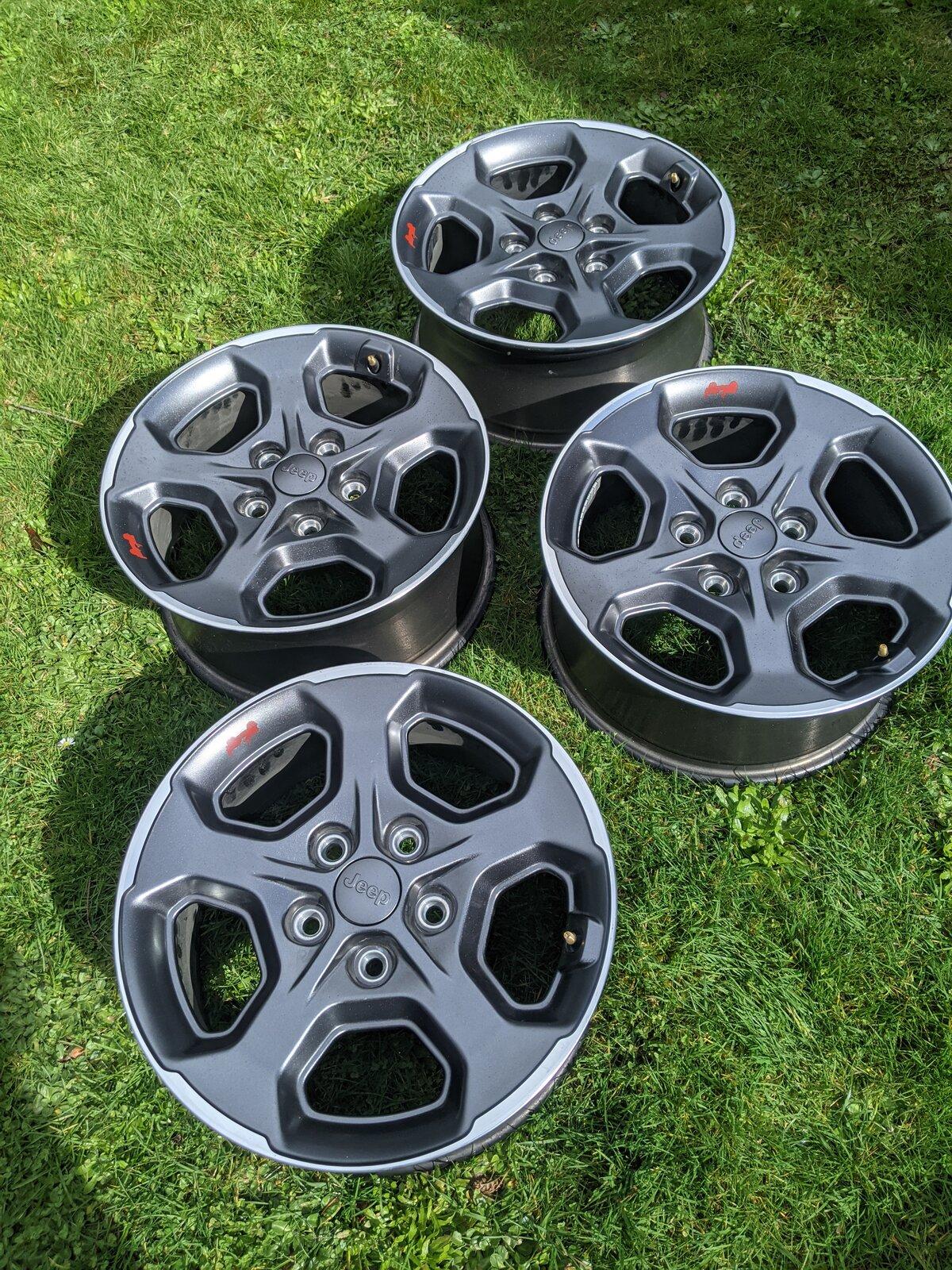 Jeep Gladiator Rubicon wheels (4ea). $300 PXL_20210306_200119580