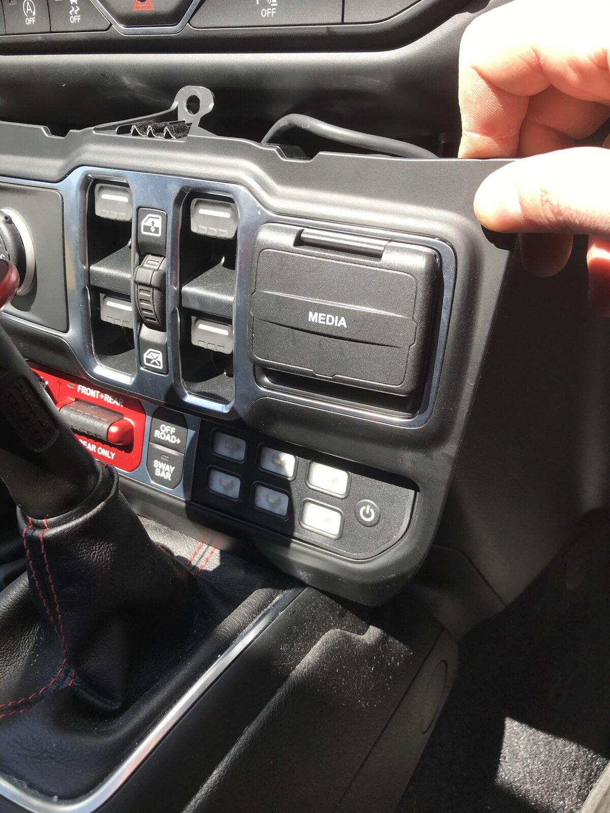 Jeep Gladiator No name stringray JTR 6-spd 7BA2D08A-8747-480B-B6AE-43D31082EBB4