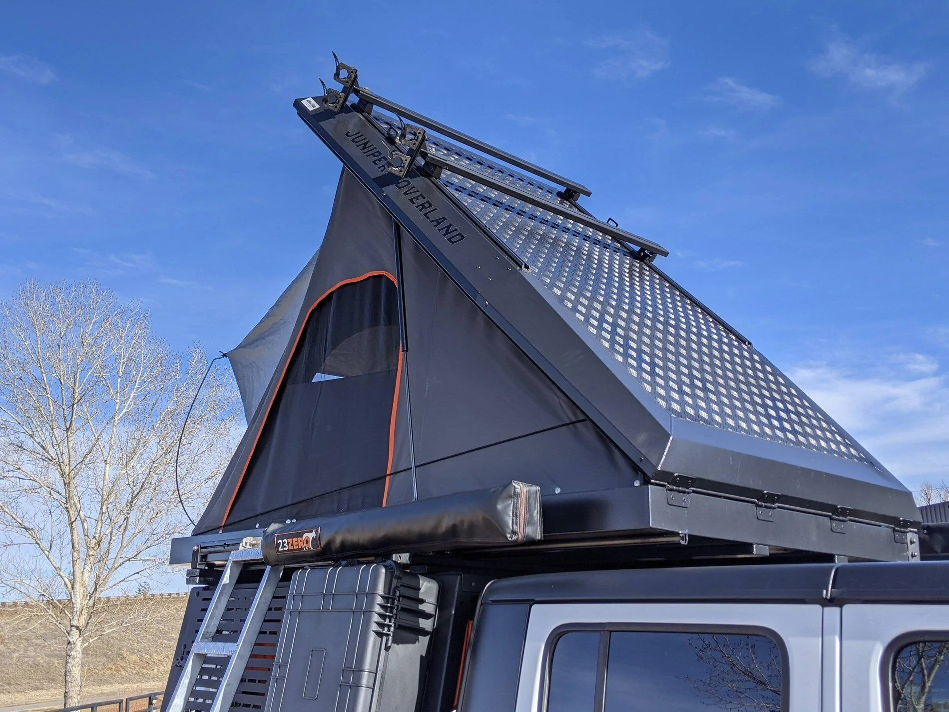 Jeep Gladiator Alu-Cab Gen 3 Roof Top Tent w/ extras PXL_20210307_222559477