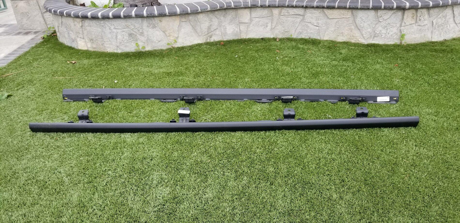 Jeep Gladiator Factory Rock rails, 3 weeks old off of Mojave $160.00 rock sliders