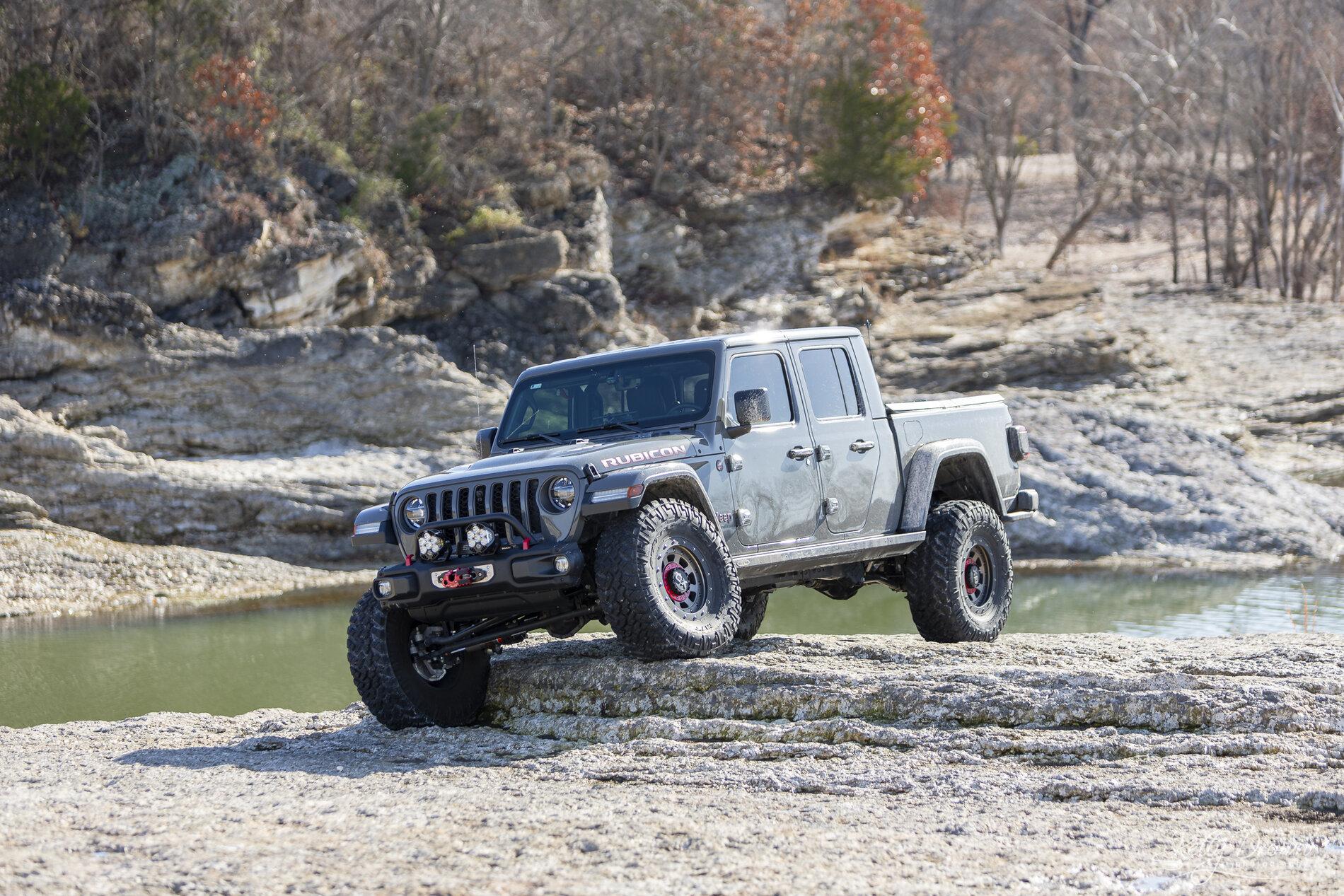 Jeep Gladiator Lets see all those Gladiators with lifts and bigger tires! Disney-213382-HDR