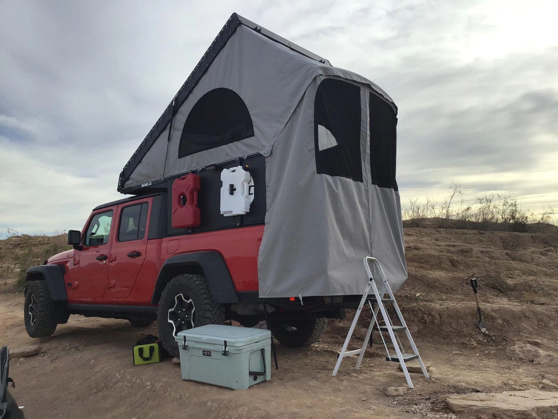 Jeep Gladiator Bed Rack, Roof Rack, and RTT Recommendations Please 4F39EA98-59DD-4835-8BDE-AC3F93137DD3