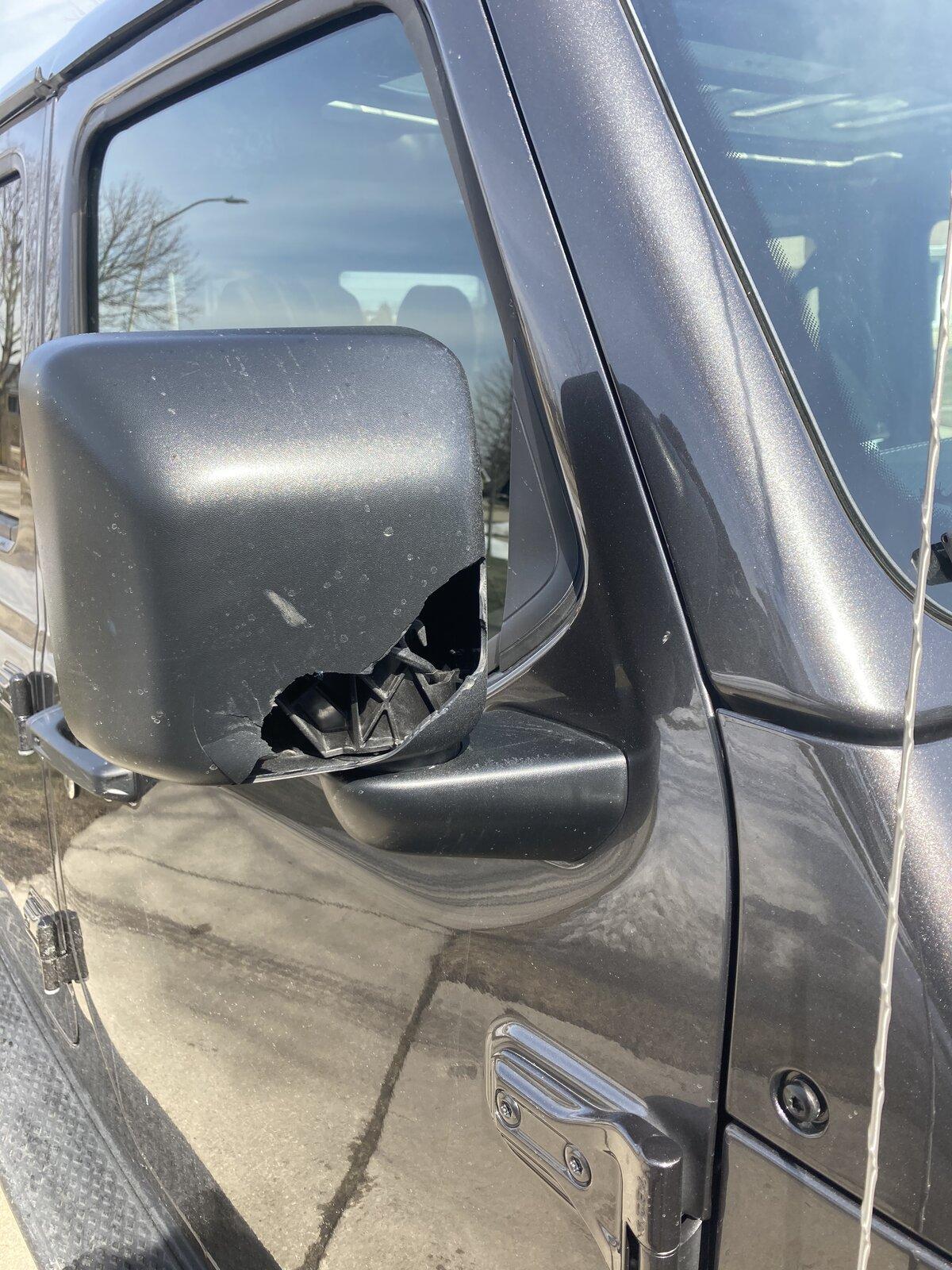 Jeep Gladiator Busted side mirror replacement advice 46E71355-B42C-4169-9A84-D54C0CF0248B