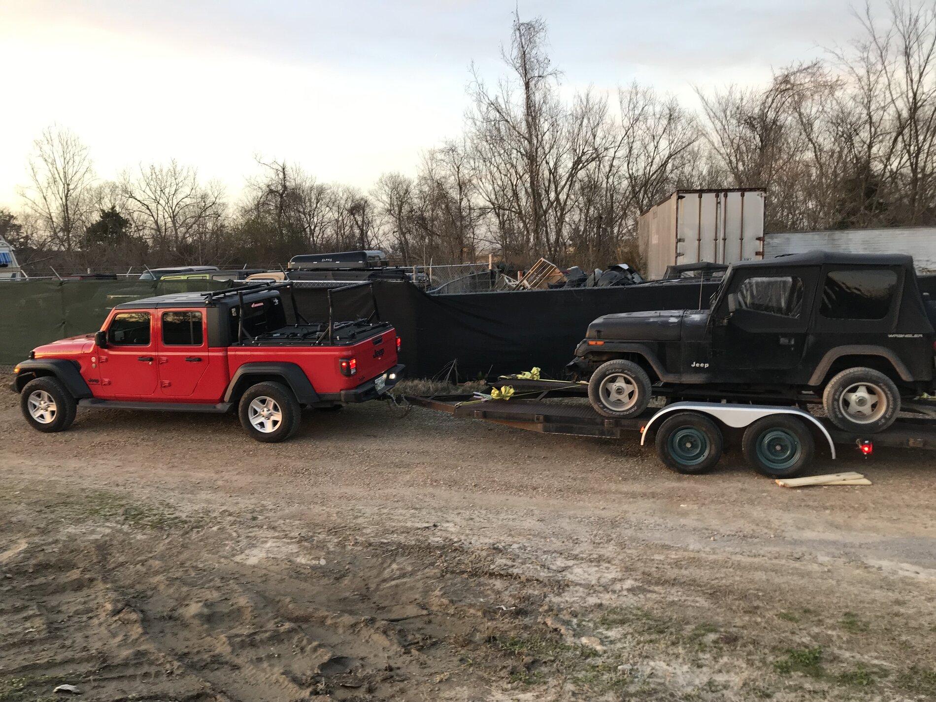 Jeep Gladiator show me your max tow. 4555E884-770F-40EB-8DDC-4A949820EB1E