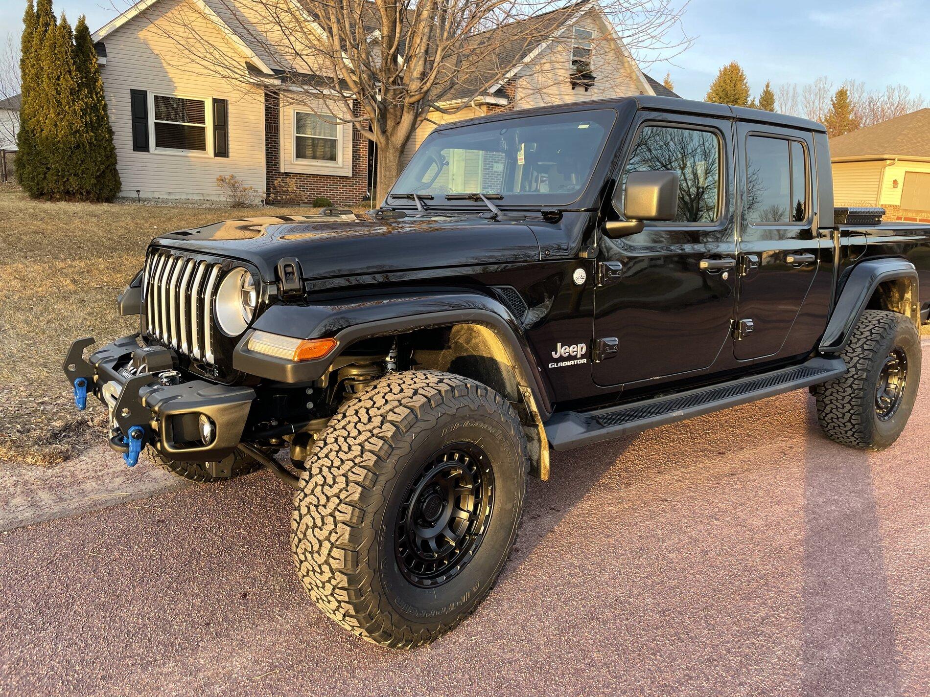 Jeep Gladiator BLACK Gladiator JT Club IMG_0244