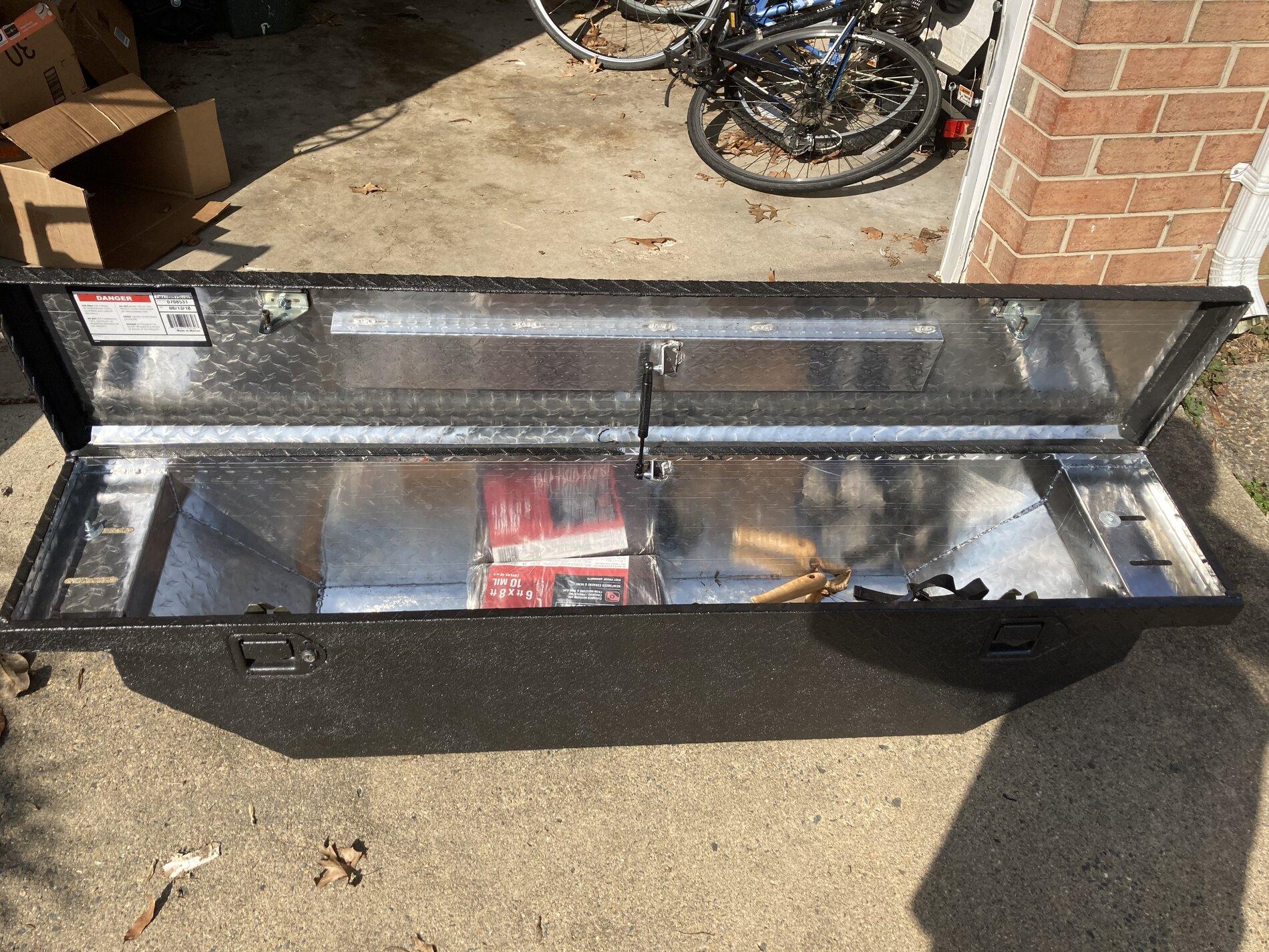 Jeep Gladiator Selling herculiner painted toolbox 05387619-9082-4E5D-A536-AE7B53D30E64