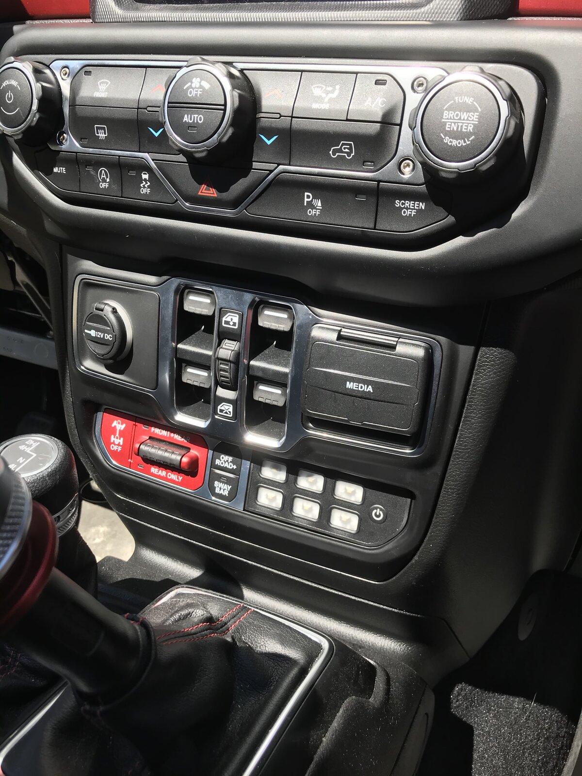 Jeep Gladiator Feedback on VOSwitch / sPOD / 3rd party AUX switch E1CB19B4-4099-4FA8-A2E1-70537B7E89A0
