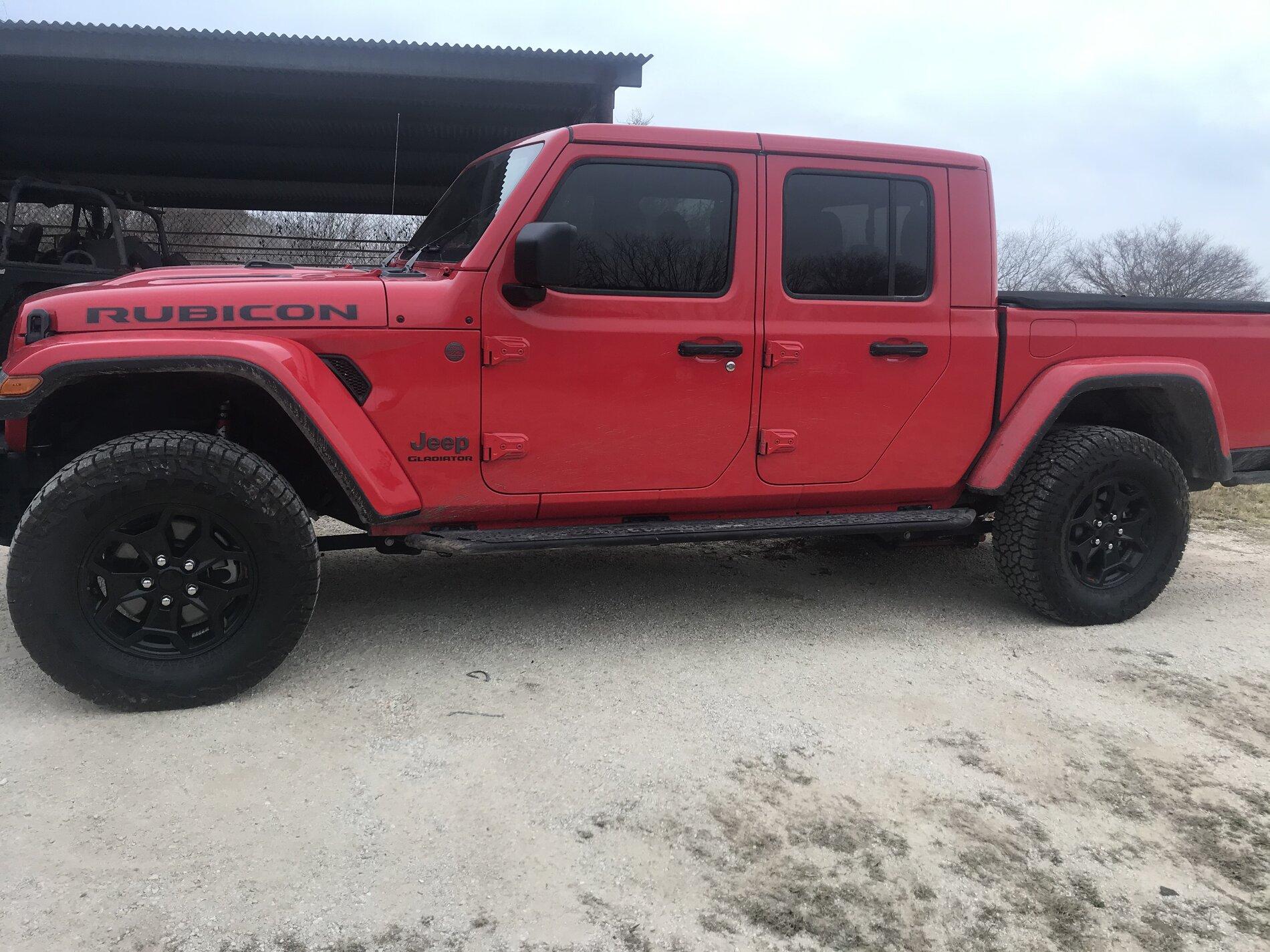 Jeep Gladiator The new family truckster 16D802CE-5D5F-459A-BF21-449FDCF4740F